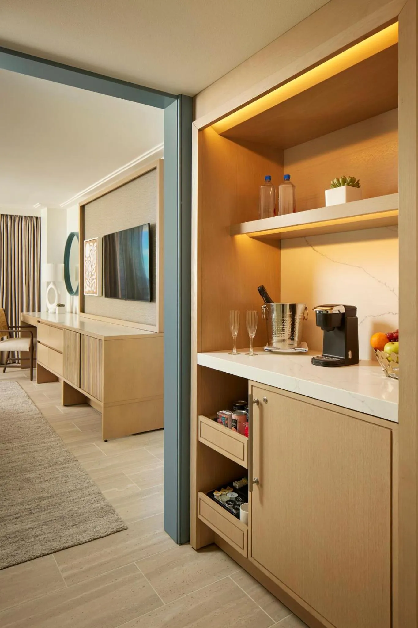 Photo of the whole room, Bed in Loews Miami Beach Hotel