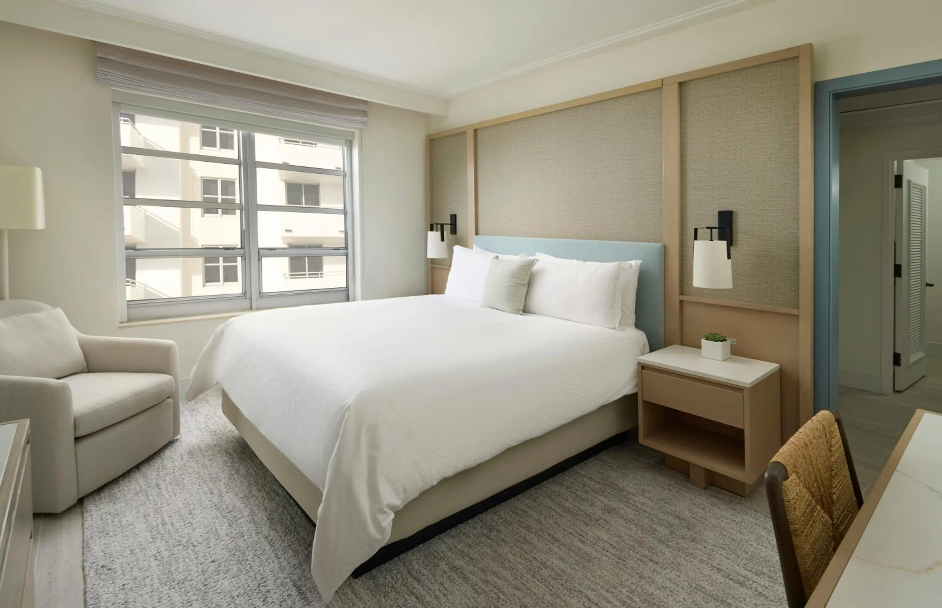 Bedroom, Bed in Loews Miami Beach Hotel