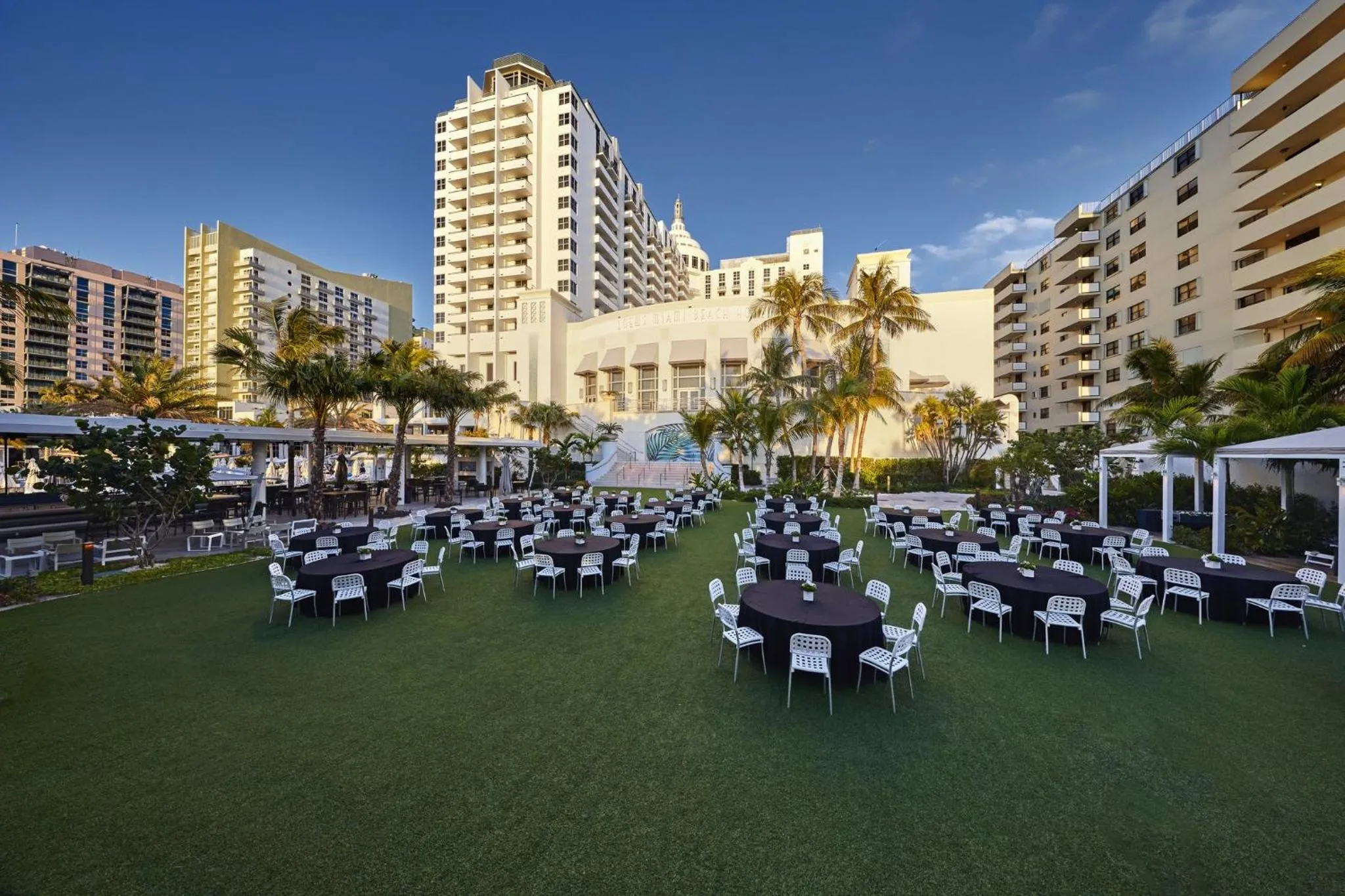 Property building in Loews Miami Beach Hotel