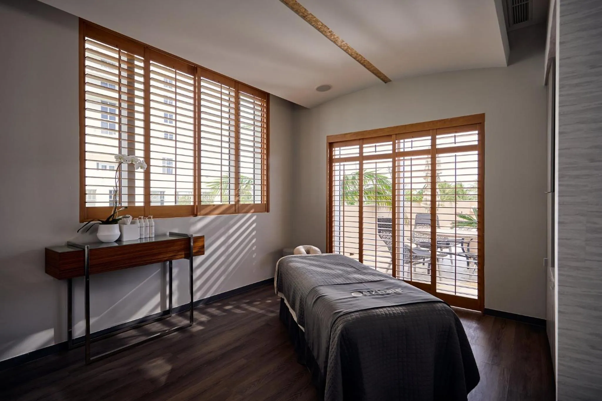Spa and wellness centre/facilities, Bed in Loews Miami Beach Hotel