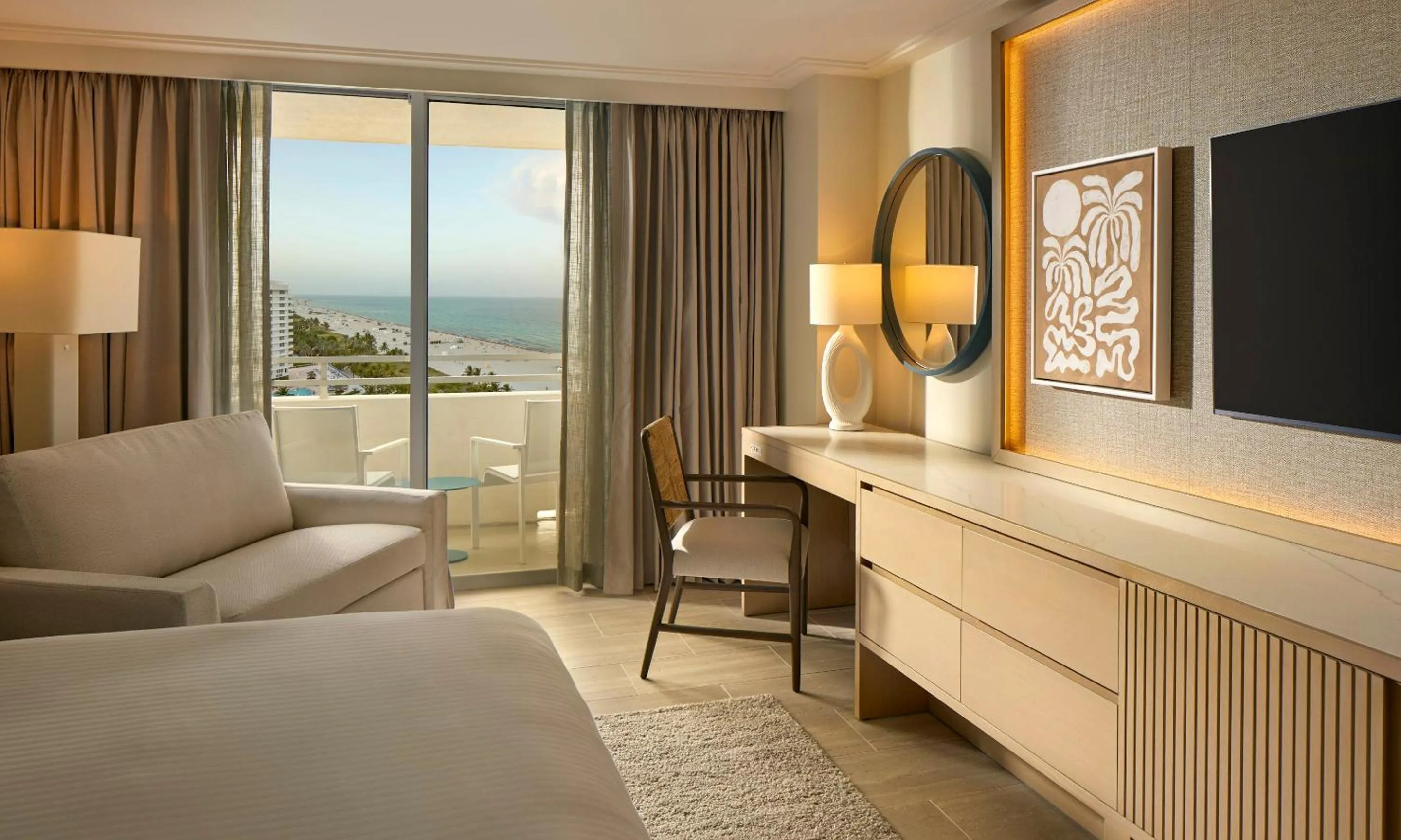 Bed in Loews Miami Beach Hotel