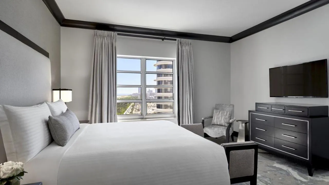 Bedroom, Bed in Loews Miami Beach Hotel