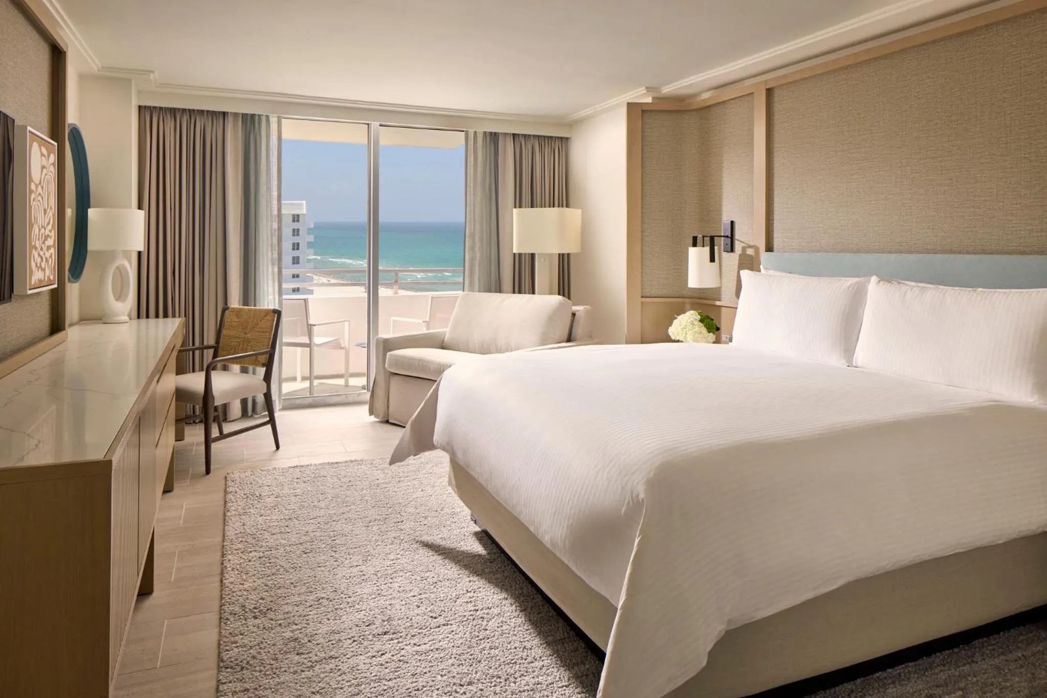 Photo of the whole room, Bed in Loews Miami Beach Hotel