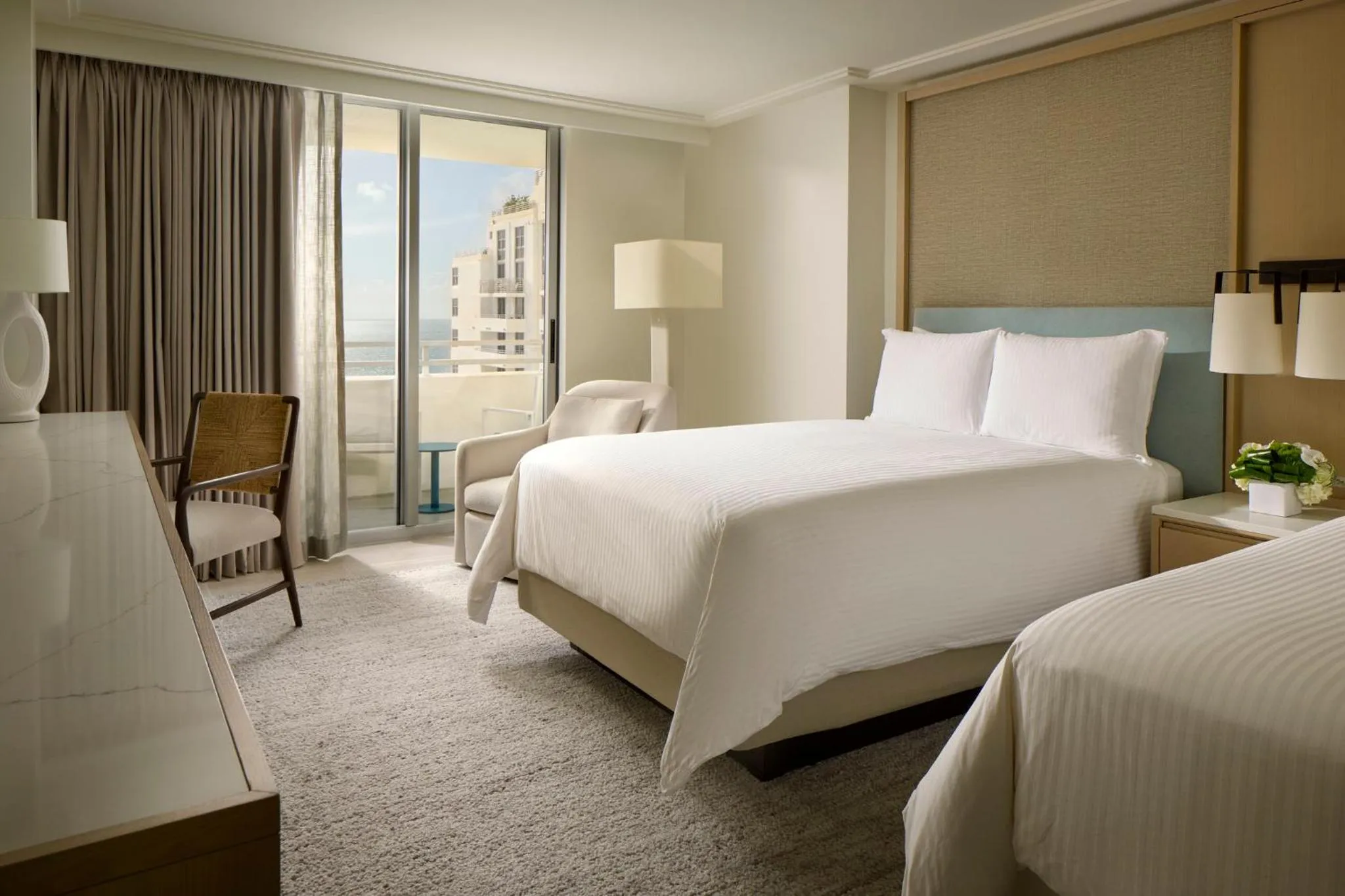 Balcony/Terrace, Bed in Loews Miami Beach Hotel