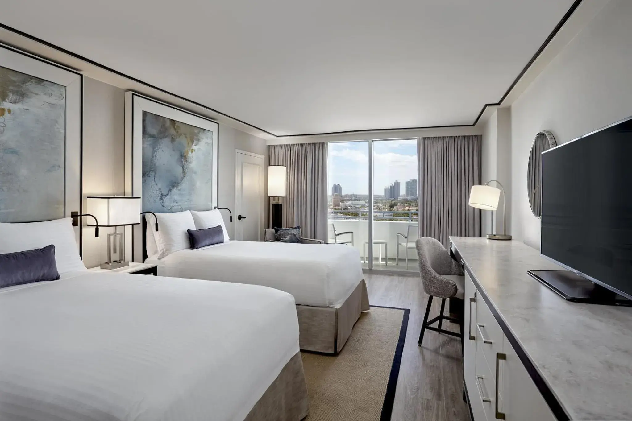 Photo of the whole room, Bed in Loews Miami Beach Hotel Photo of the whole room, Bed in Loews Miami Beach Hotel