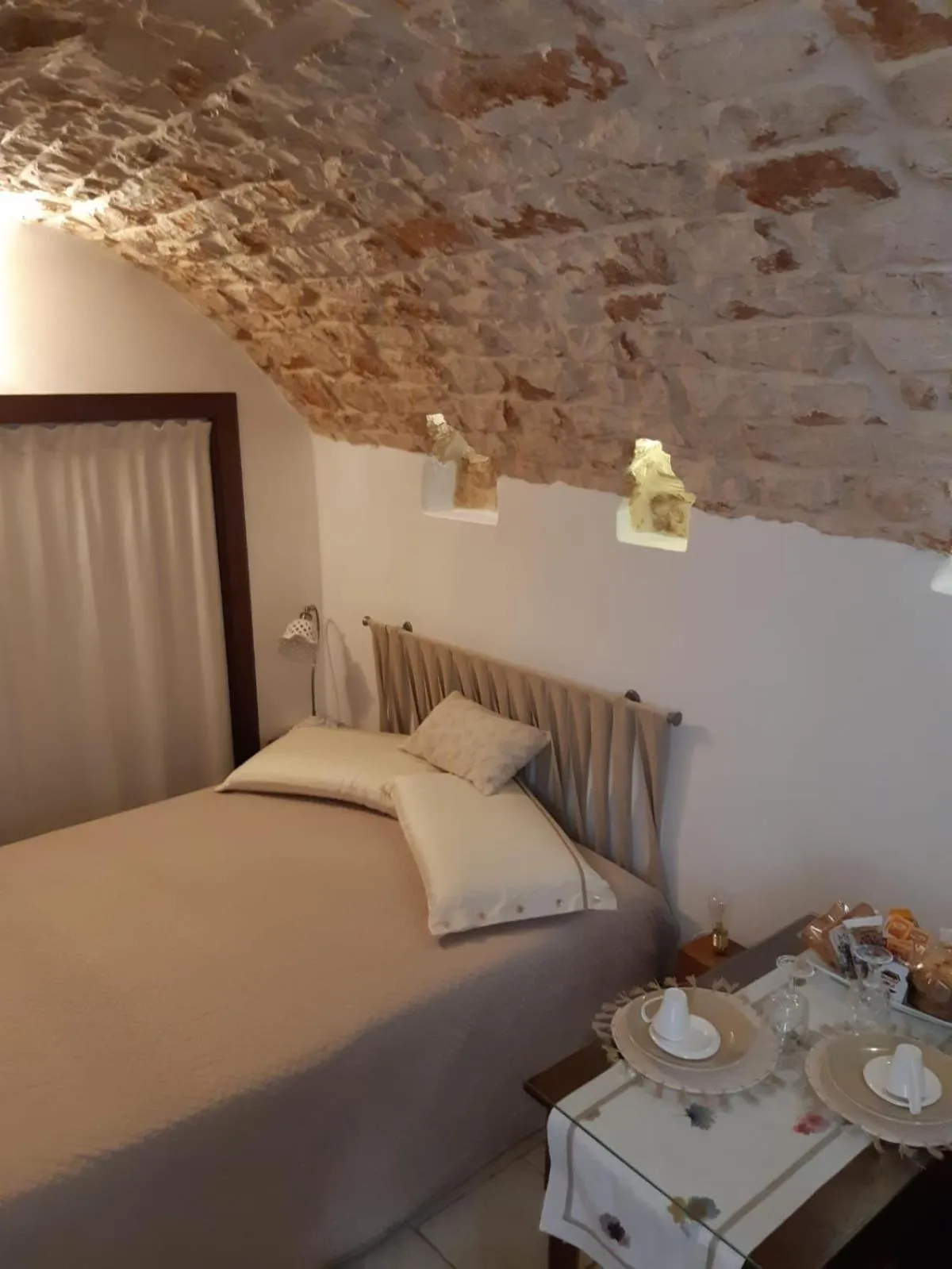 Bed in Donna Lucrezia dimora a corte B&B