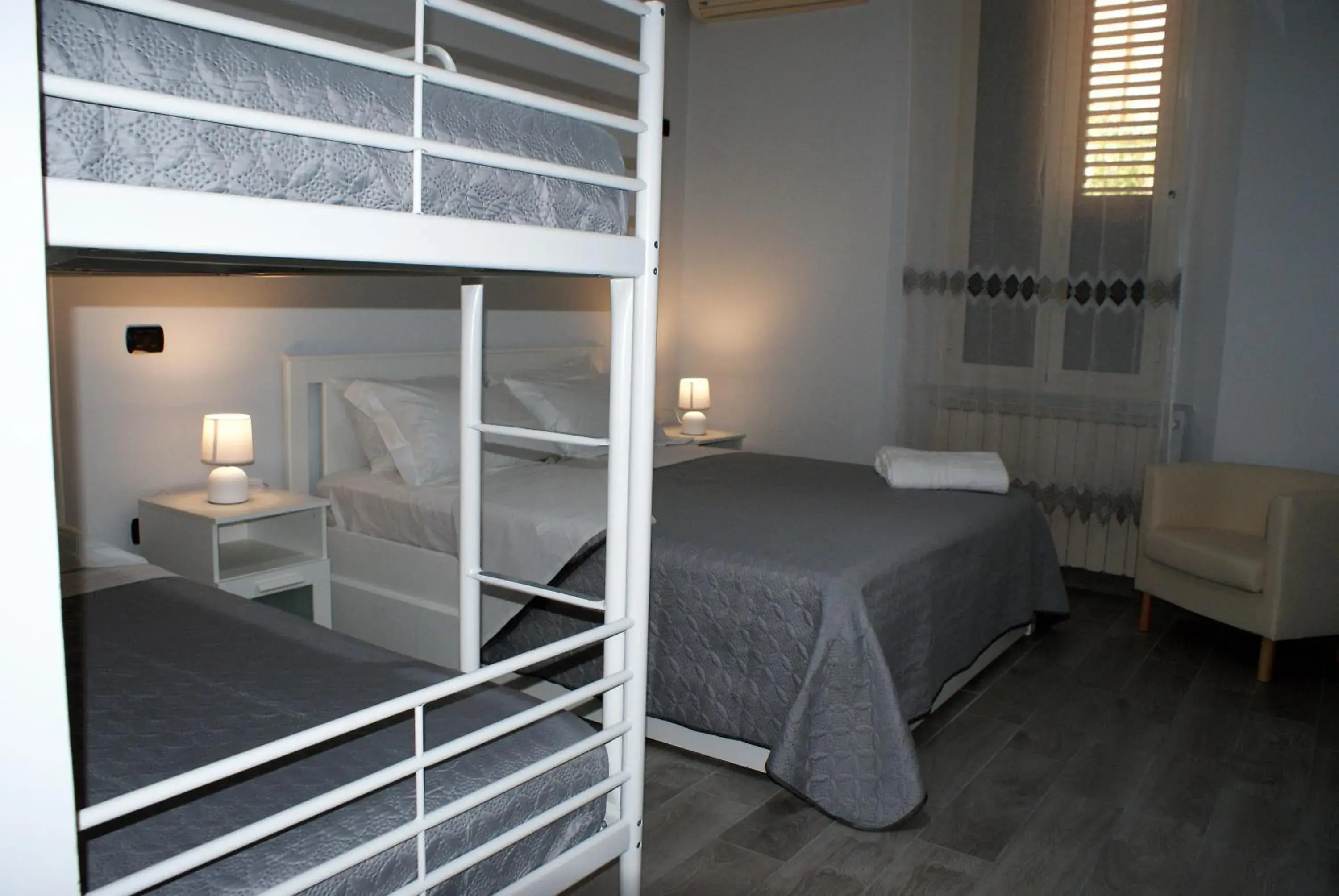 Luxury Quadruple Room - single occupancy in B&B Metropolitan RC Luxury Quadruple Room - single occupancy in B&B Metropolitan RC