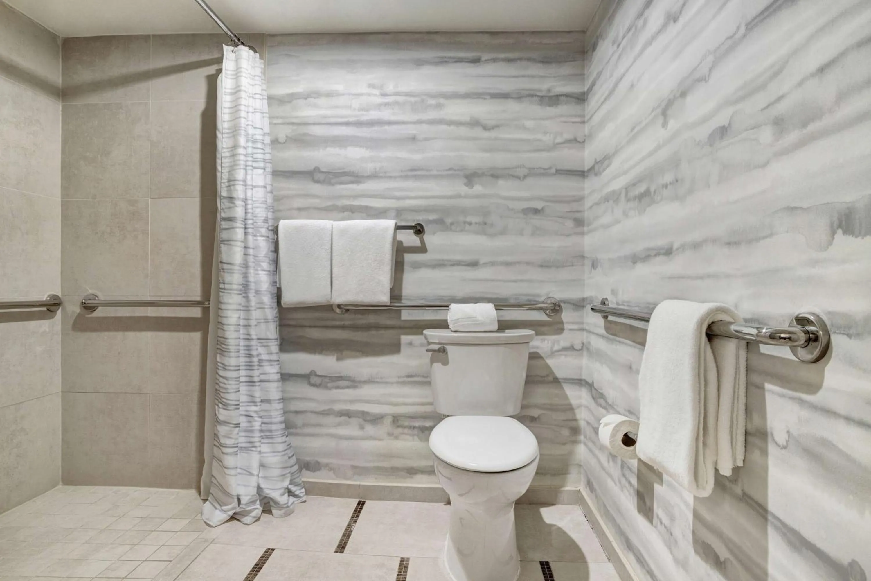 Shower in Hyatt Regency DFW International Airport