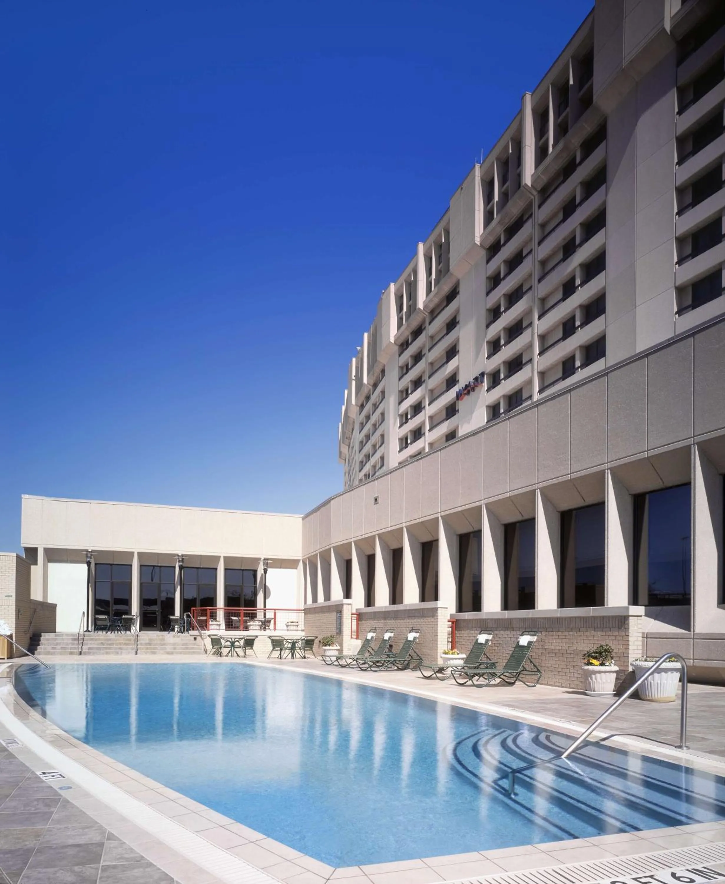 Swimming pool in Hyatt Regency DFW International Airport