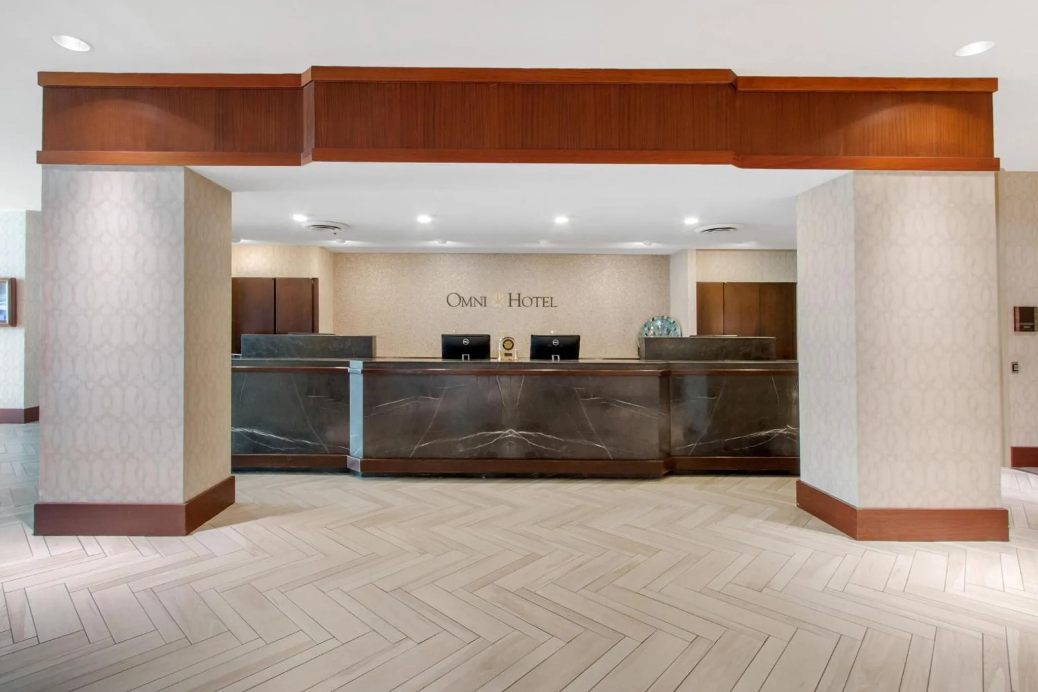 Lobby or reception in Omni Corpus Christi Hotel