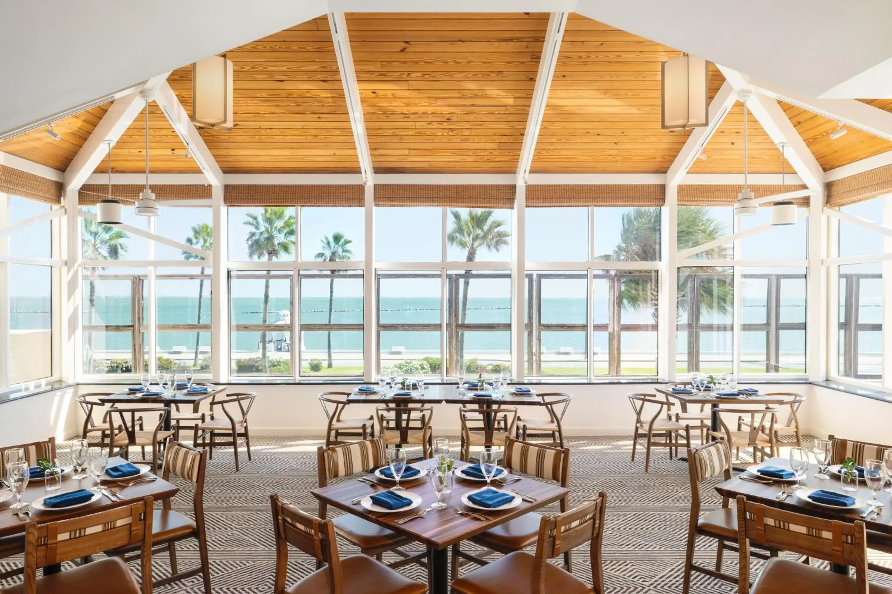 Restaurant/places to eat in Omni Corpus Christi Hotel Restaurant/places to eat in Omni Corpus Christi Hotel