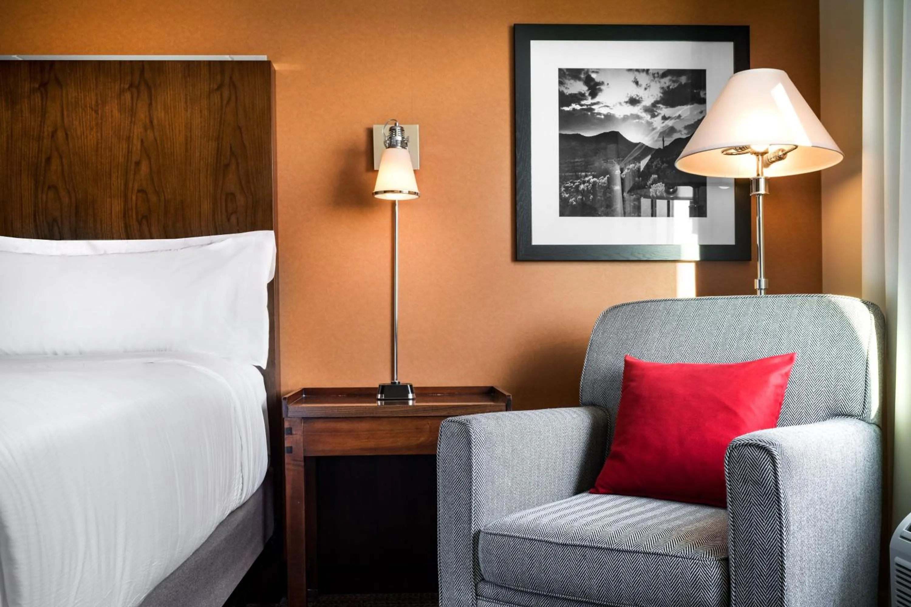 Photo of the whole room, Bed in Four Points by Sheraton at Phoenix Mesa Gateway Airport