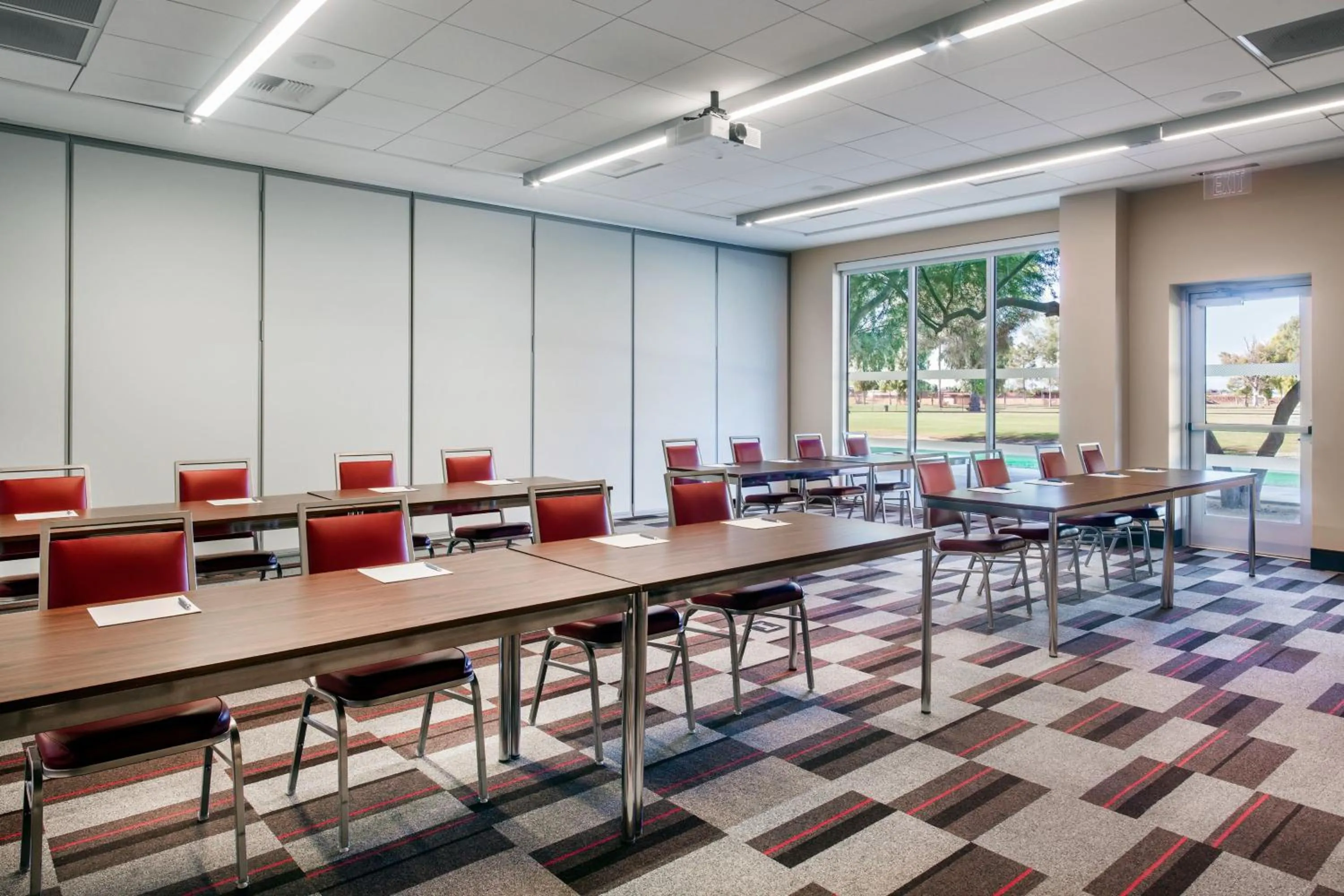 Meeting/conference room in Four Points by Sheraton at Phoenix Mesa Gateway Airport