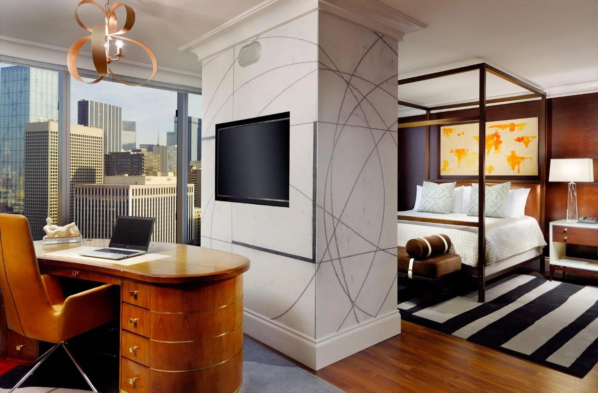 Photo of the whole room, Bed in Omni Dallas Hotel