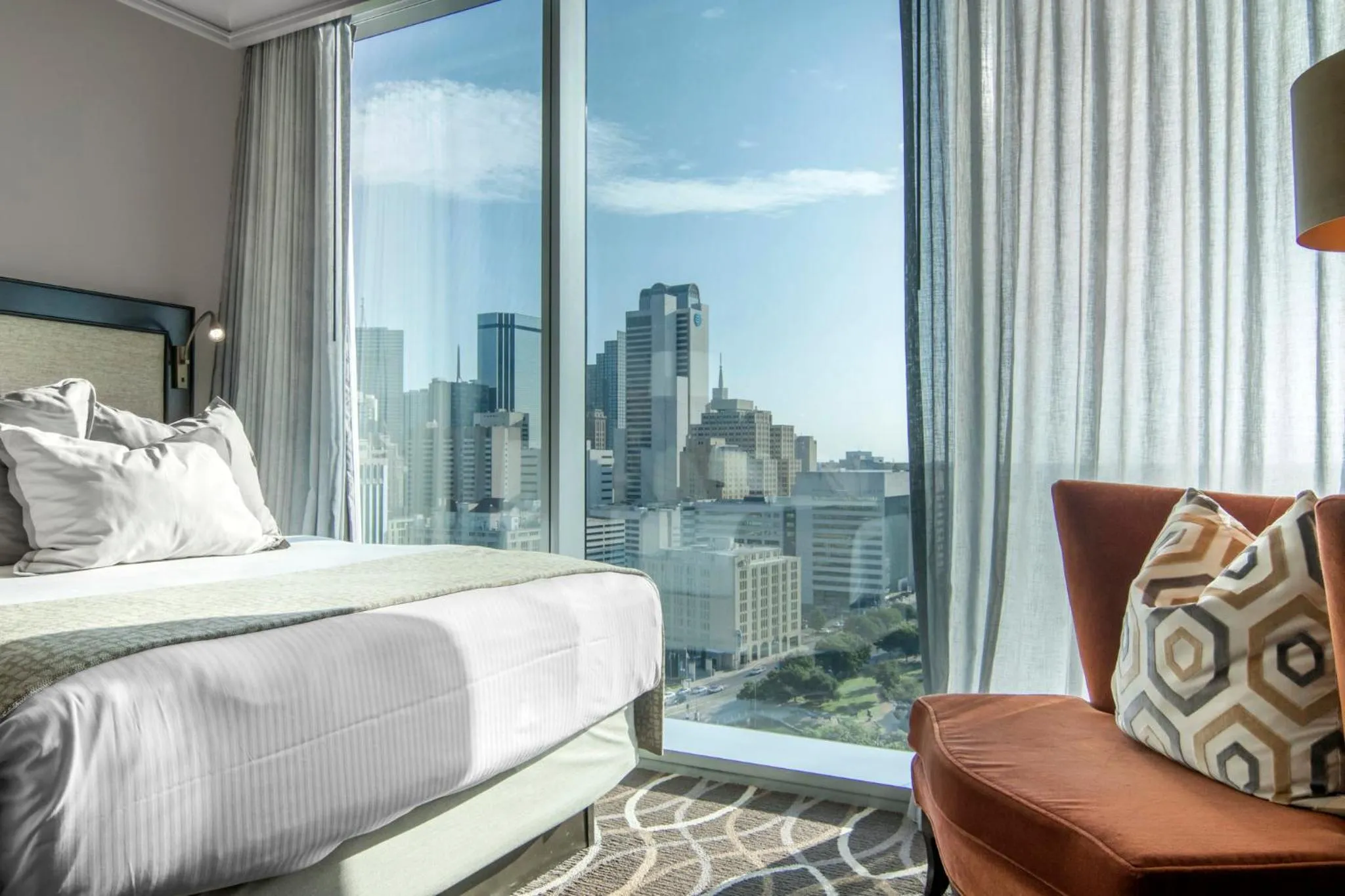 Property building, Bed in Omni Dallas Hotel