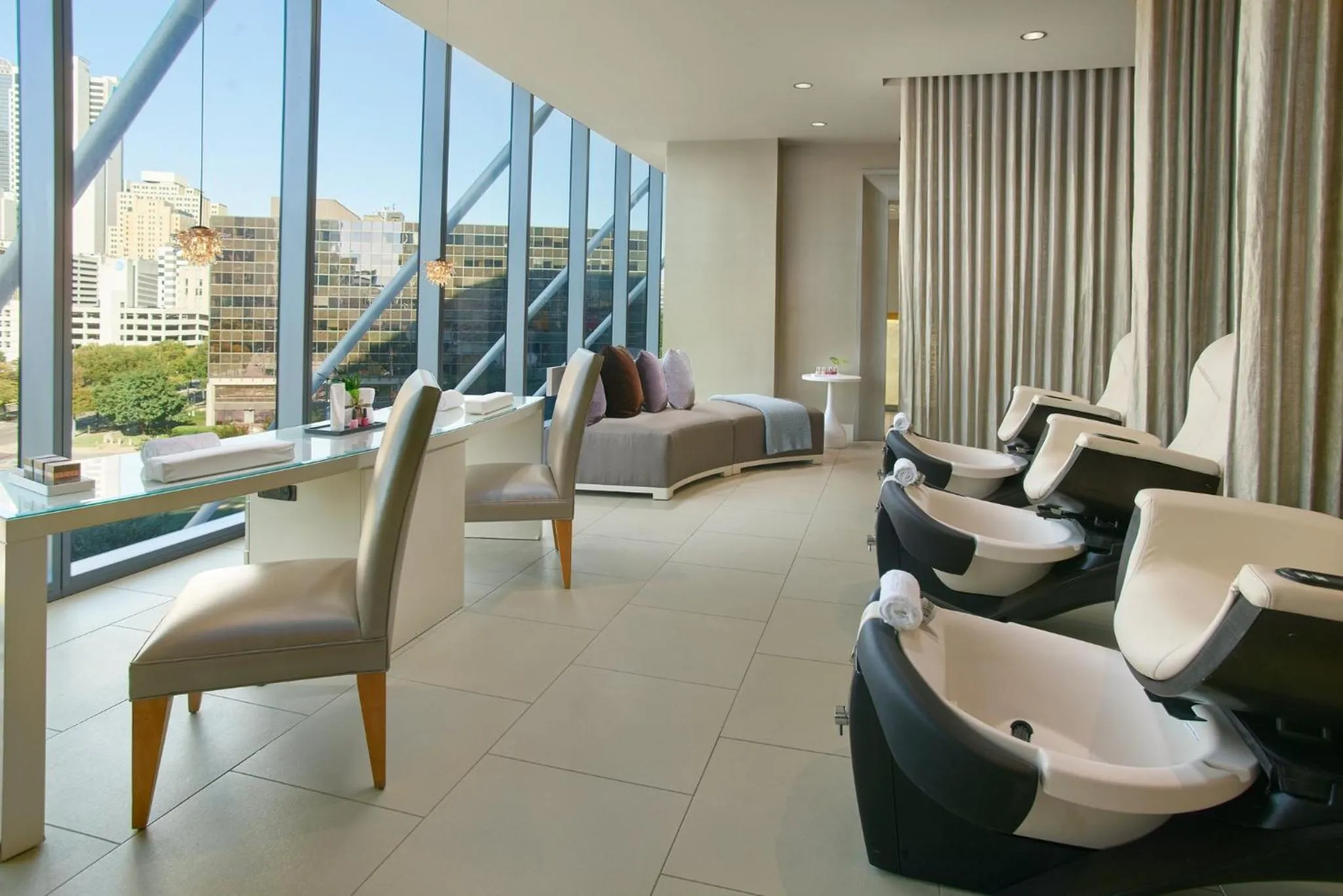 Spa and wellness centre/facilities in Omni Dallas Hotel