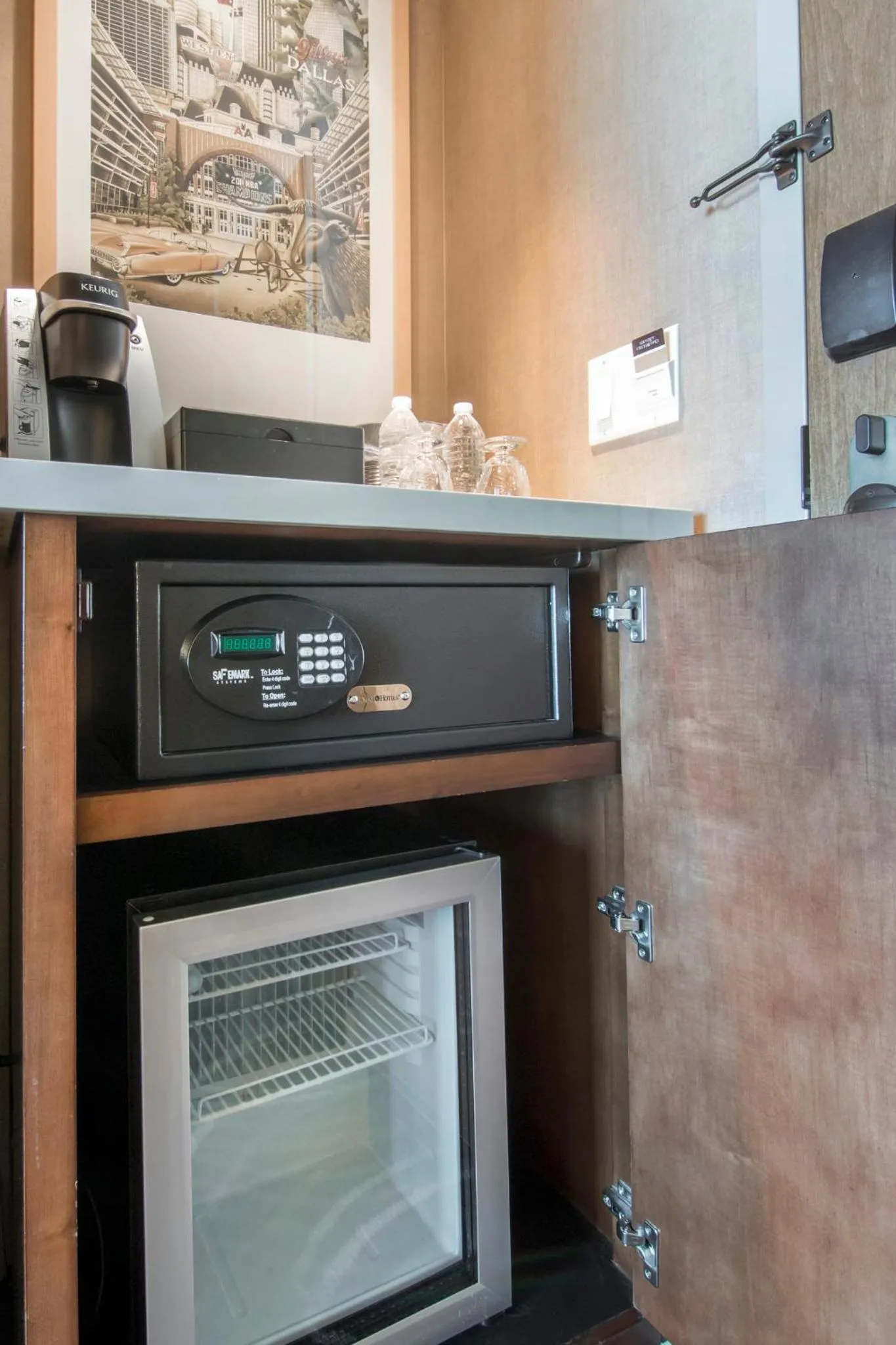 Photo of the whole room in Omni Dallas Hotel