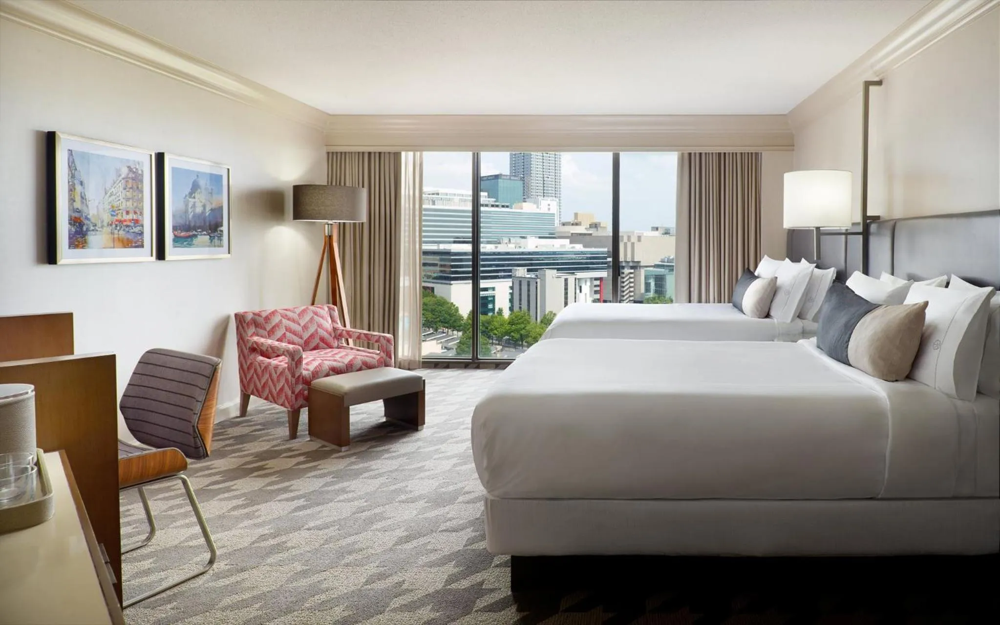 Property building, Bed in Omni Atlanta Hotel at Centennial Park