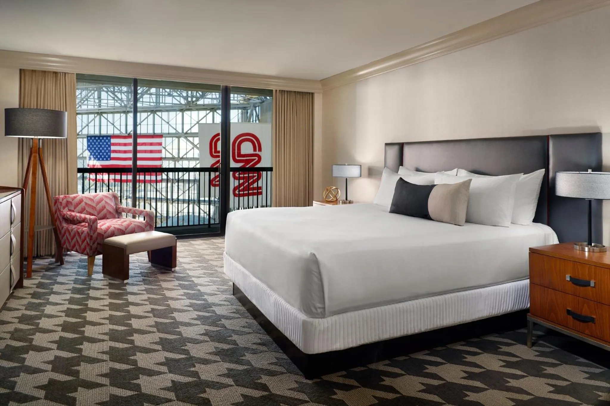 Photo of the whole room, Bed in Omni Atlanta Hotel at Centennial Park