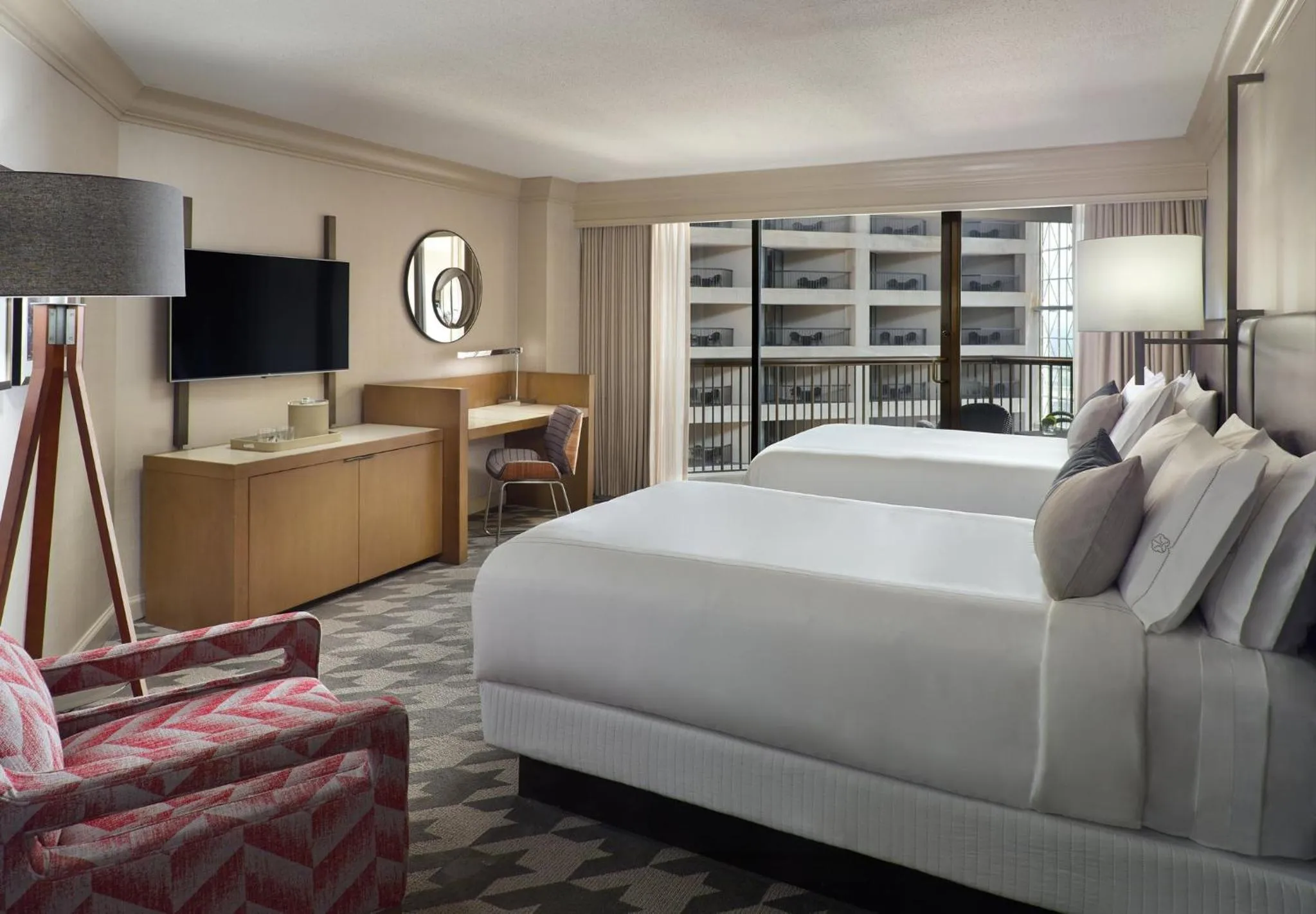 Bedroom, Bed in Omni Atlanta Hotel at Centennial Park