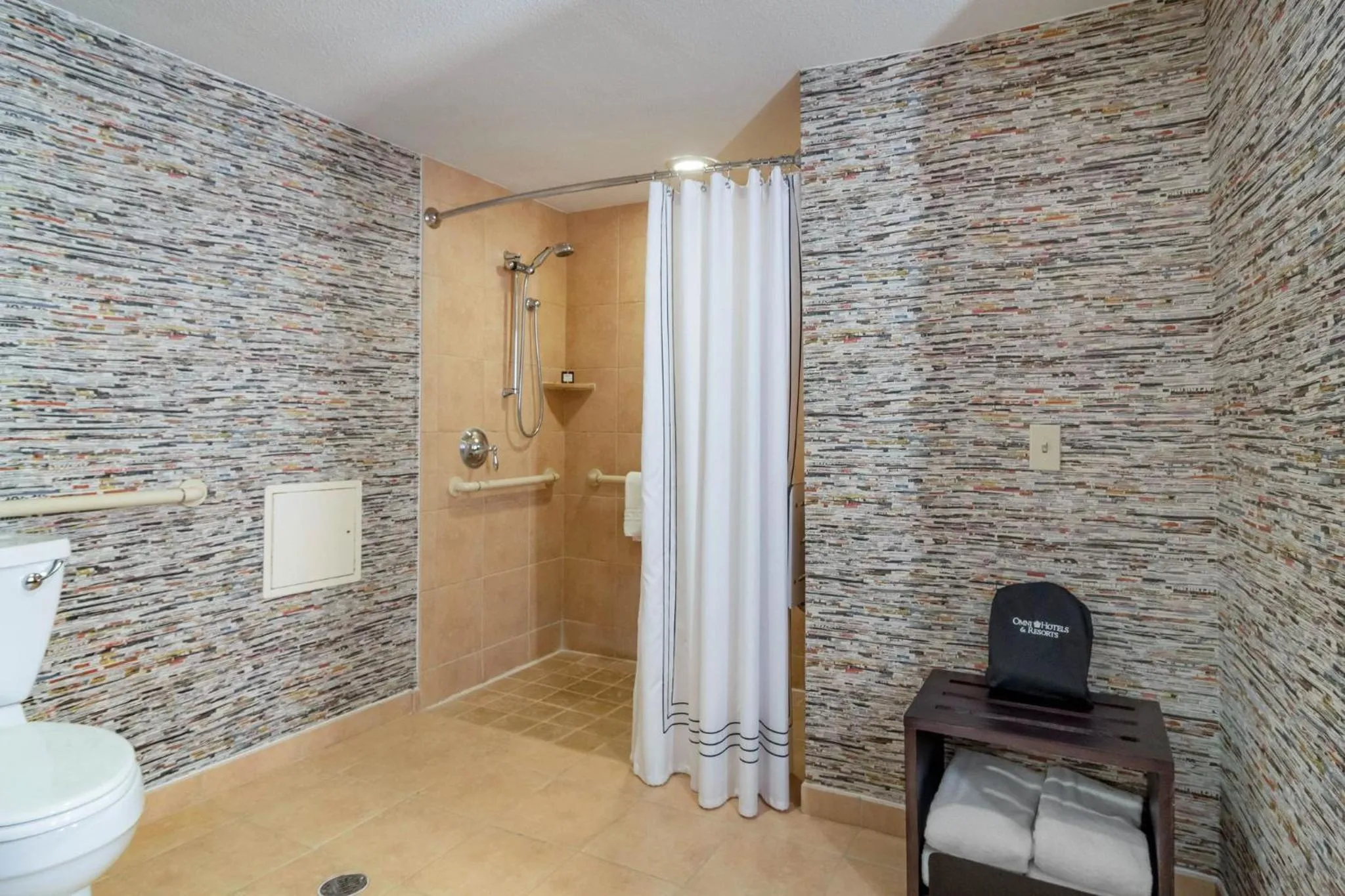 Property building in Omni Atlanta Hotel at Centennial Park