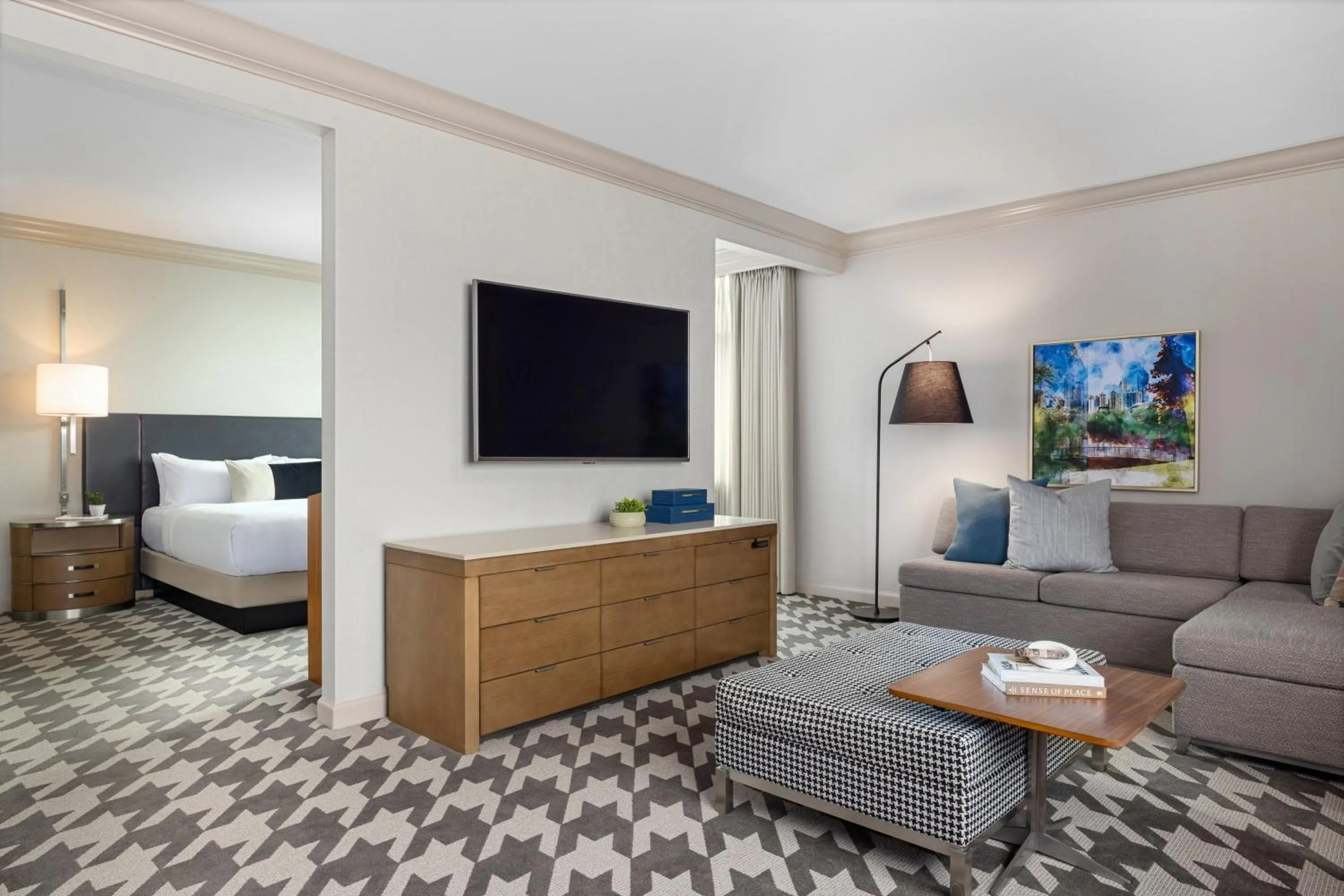 Property building, Bed in Omni Atlanta Hotel at Centennial Park