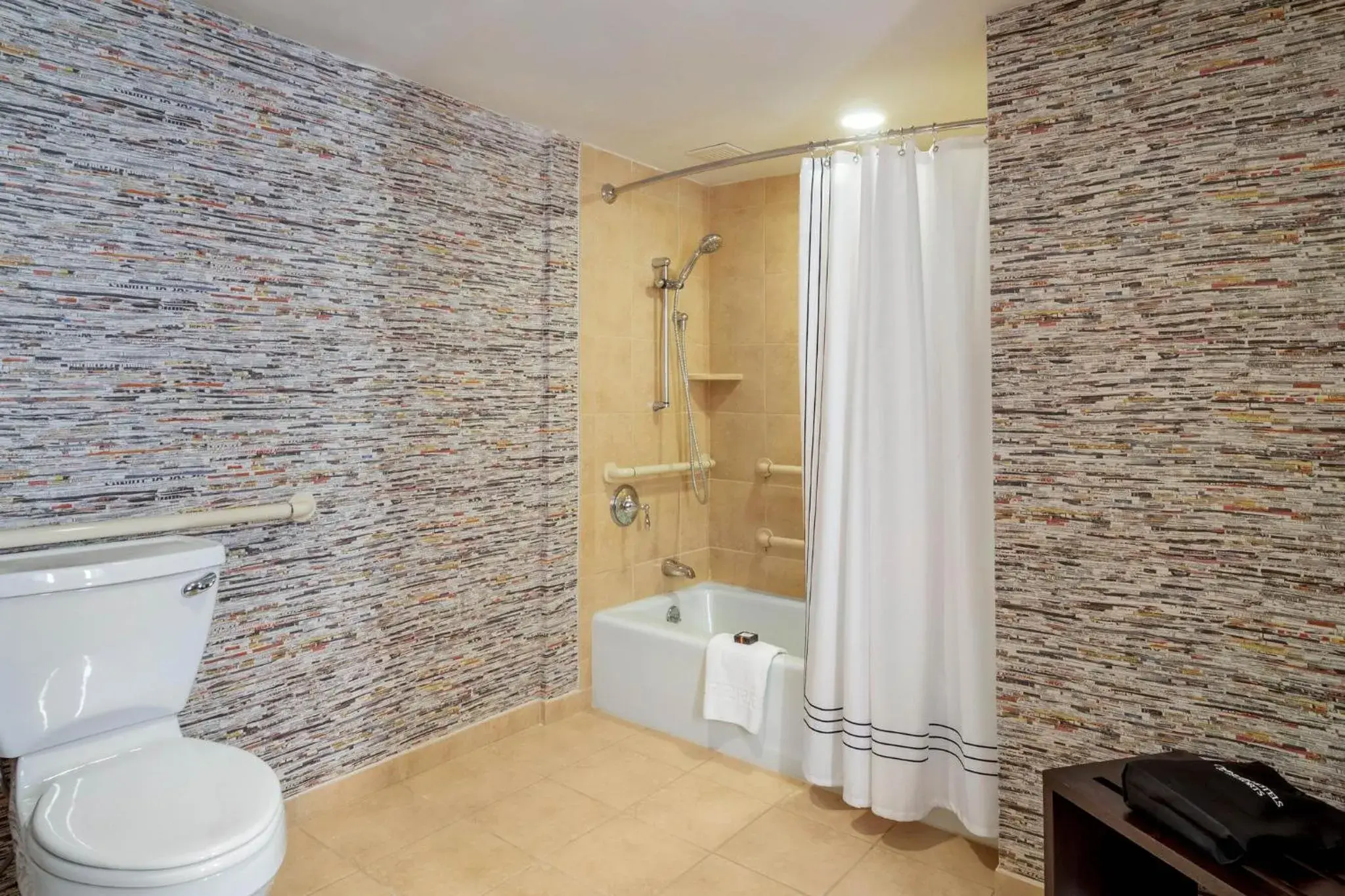 ADA Deluxe Room - 1 King Bed in Omni Atlanta Hotel at Centennial Park ADA Deluxe Room - 1 King Bed in Omni Atlanta Hotel at Centennial Park