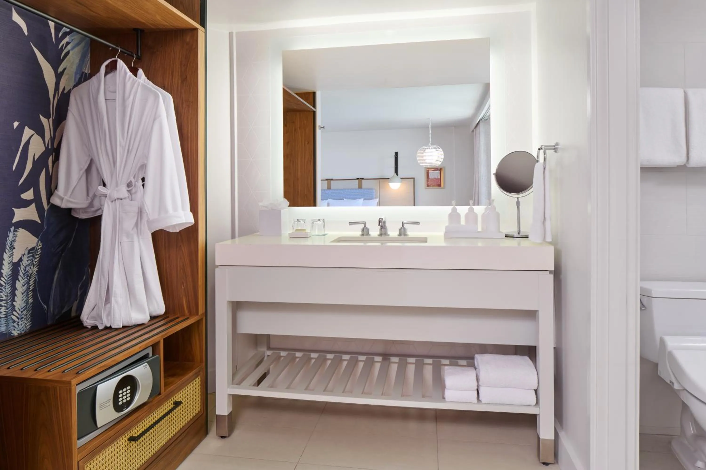 Bathroom in Hyatt Regency Waikiki Beach Resort & Spa