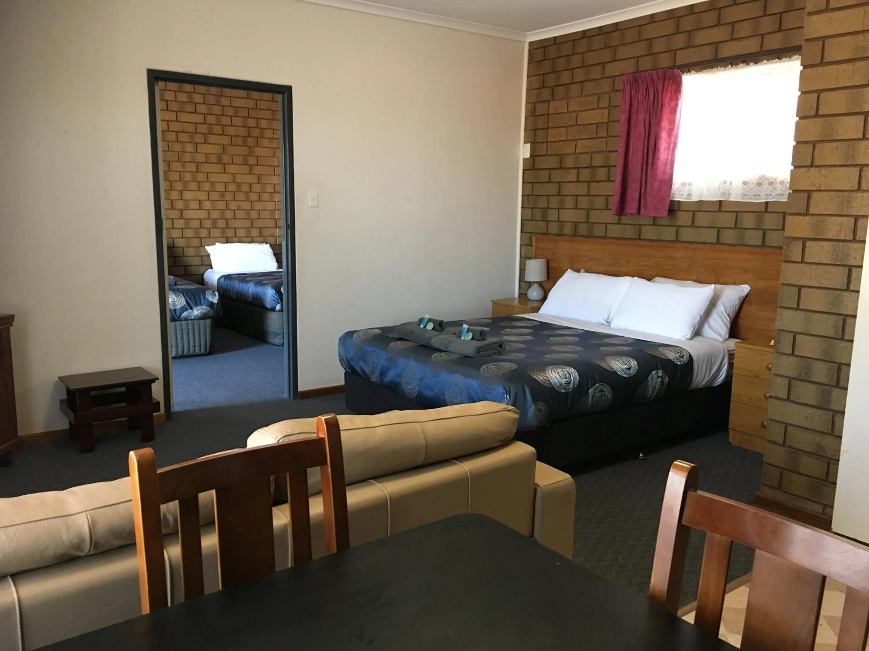 Bed in Airport Whyalla Motel