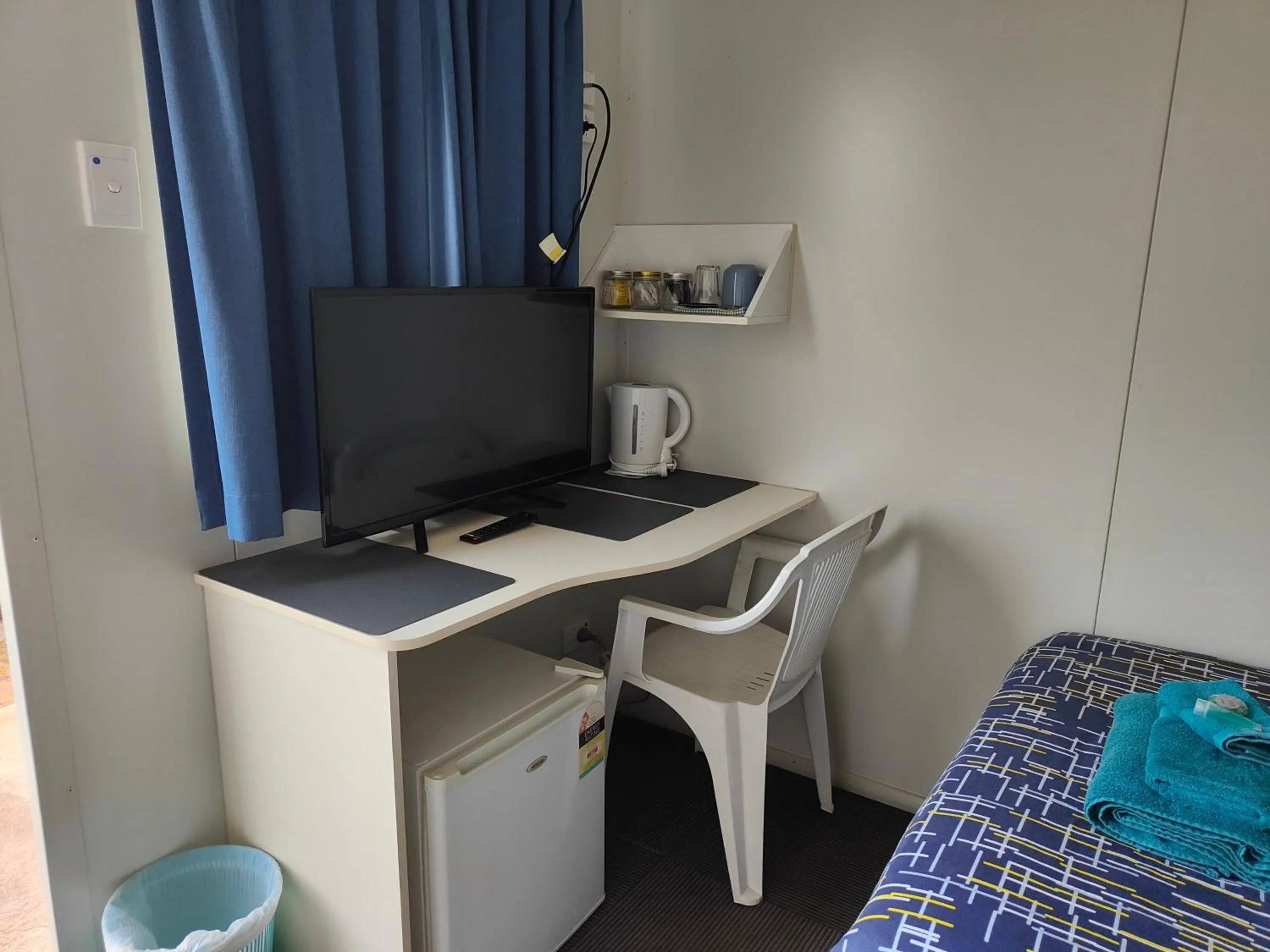 Bed in Airport Whyalla Motel