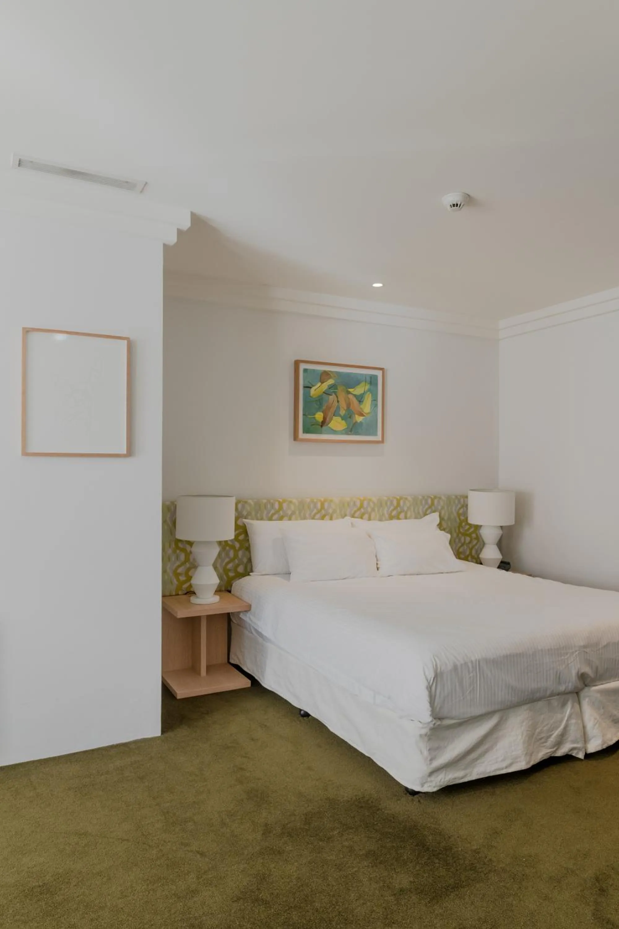 Bed in Hotel Ravesis