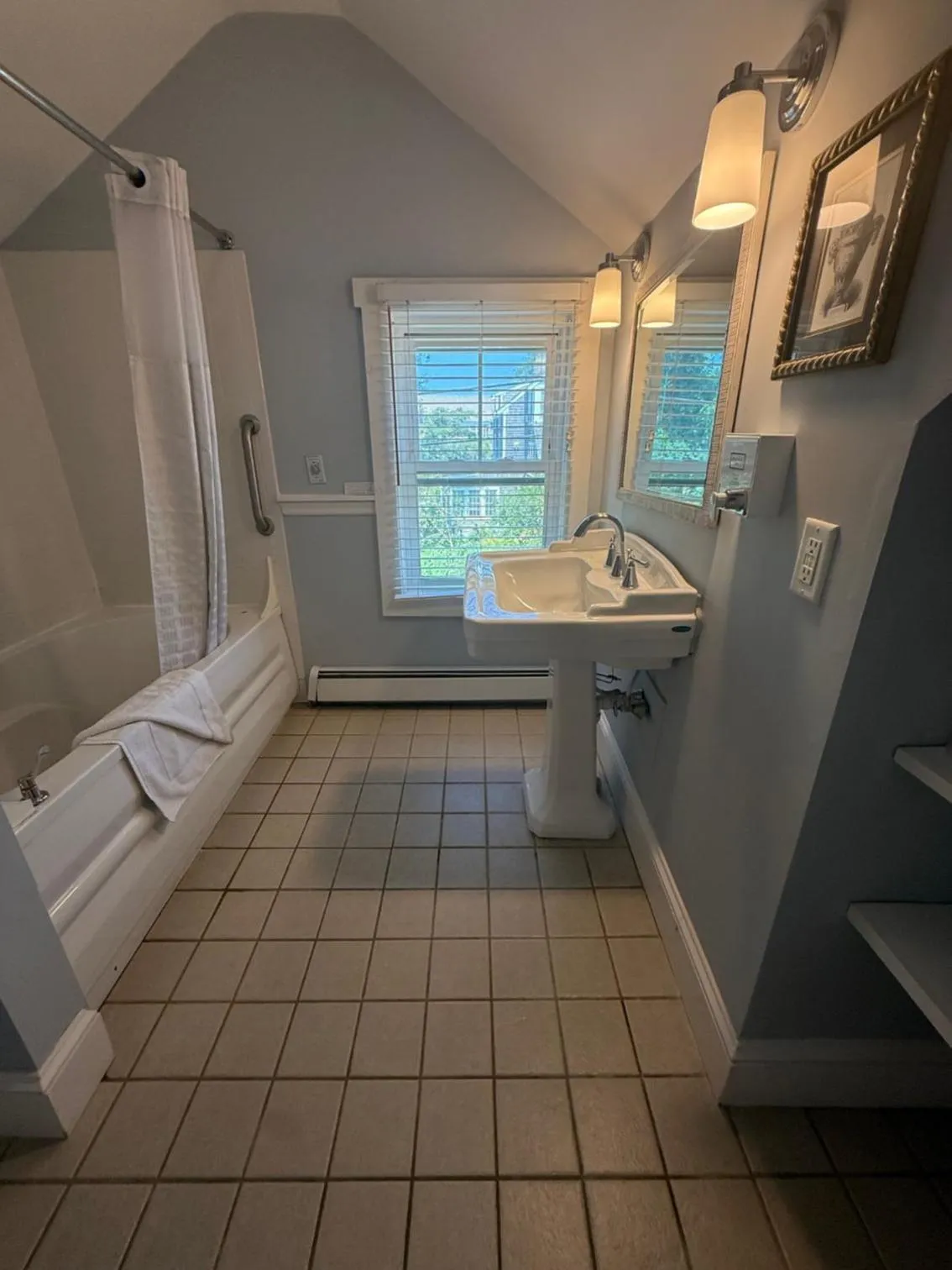 Bathroom in Crowne Pointe Historic Inn Adults Only