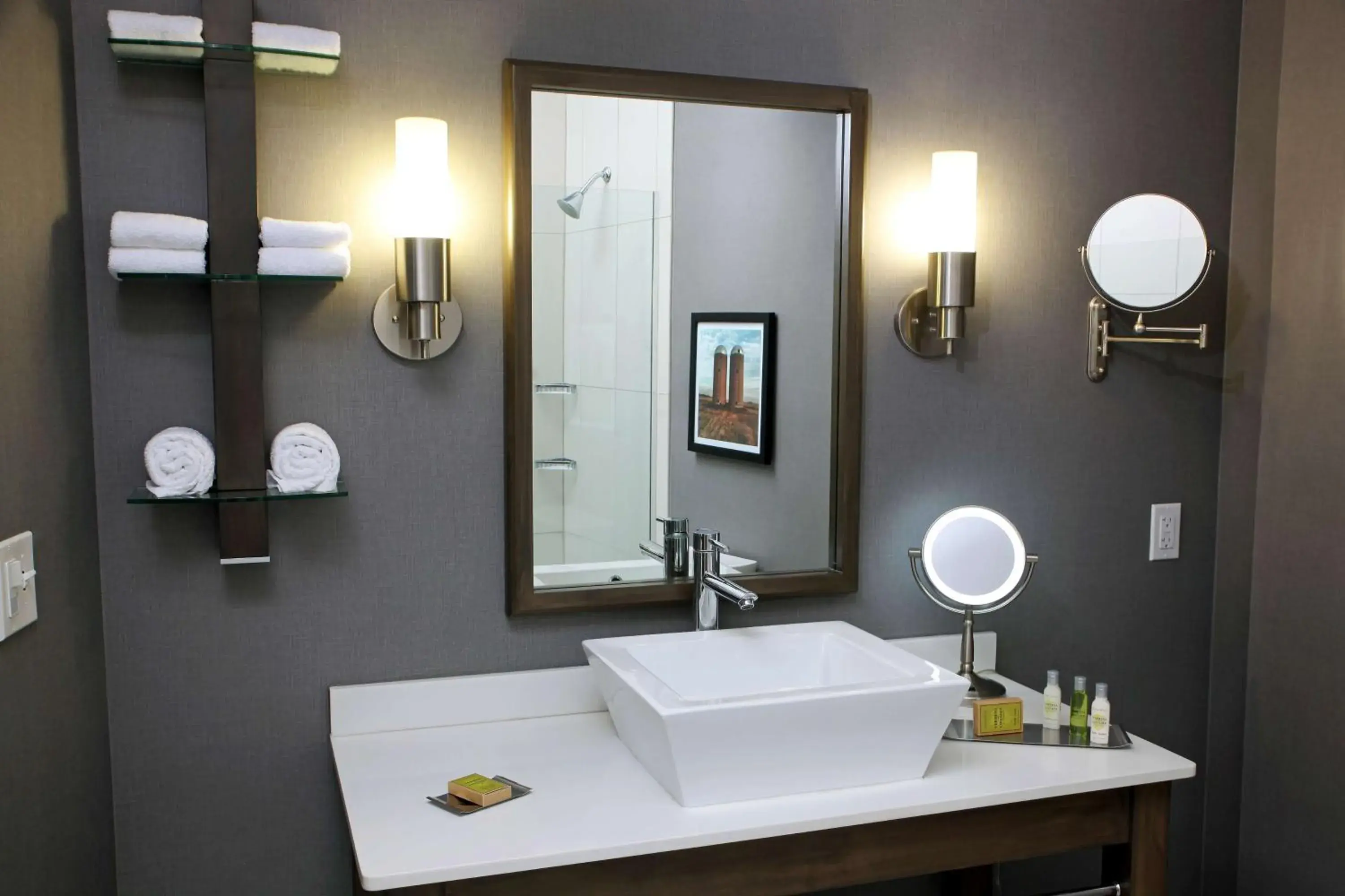 King Room with Sofa Bed - Non-Smoking in DoubleTree by Hilton West Fargo Sanford Medical Center Area King Room with Sofa Bed - Non-Smoking in DoubleTree by Hilton West Fargo Sanford Medical Center Area