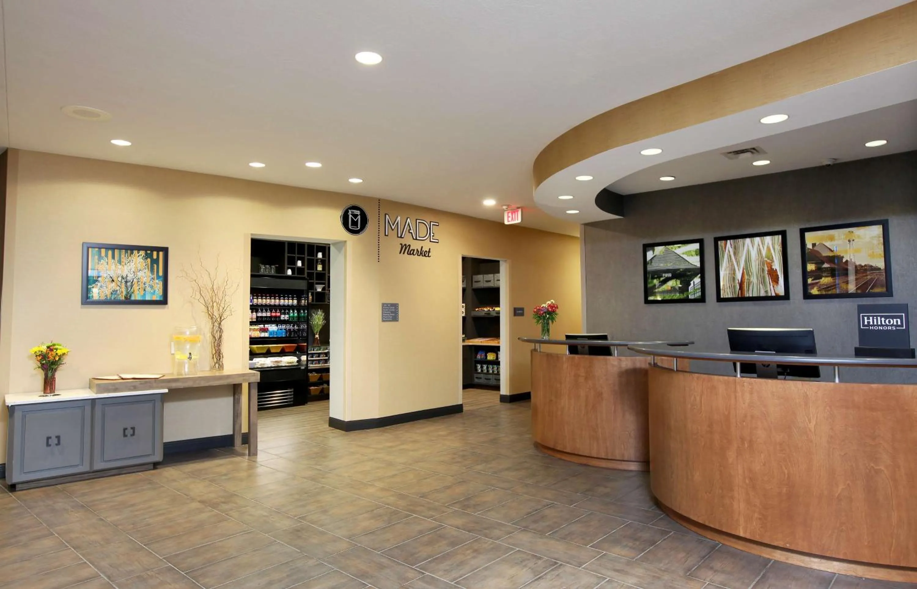 Lobby or reception in DoubleTree by Hilton West Fargo Sanford Medical Center Area