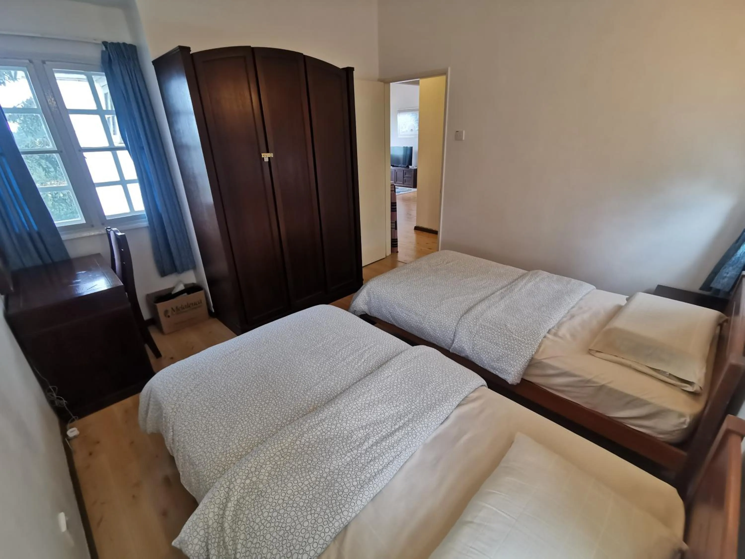 Bedroom, Bed in Little England B8