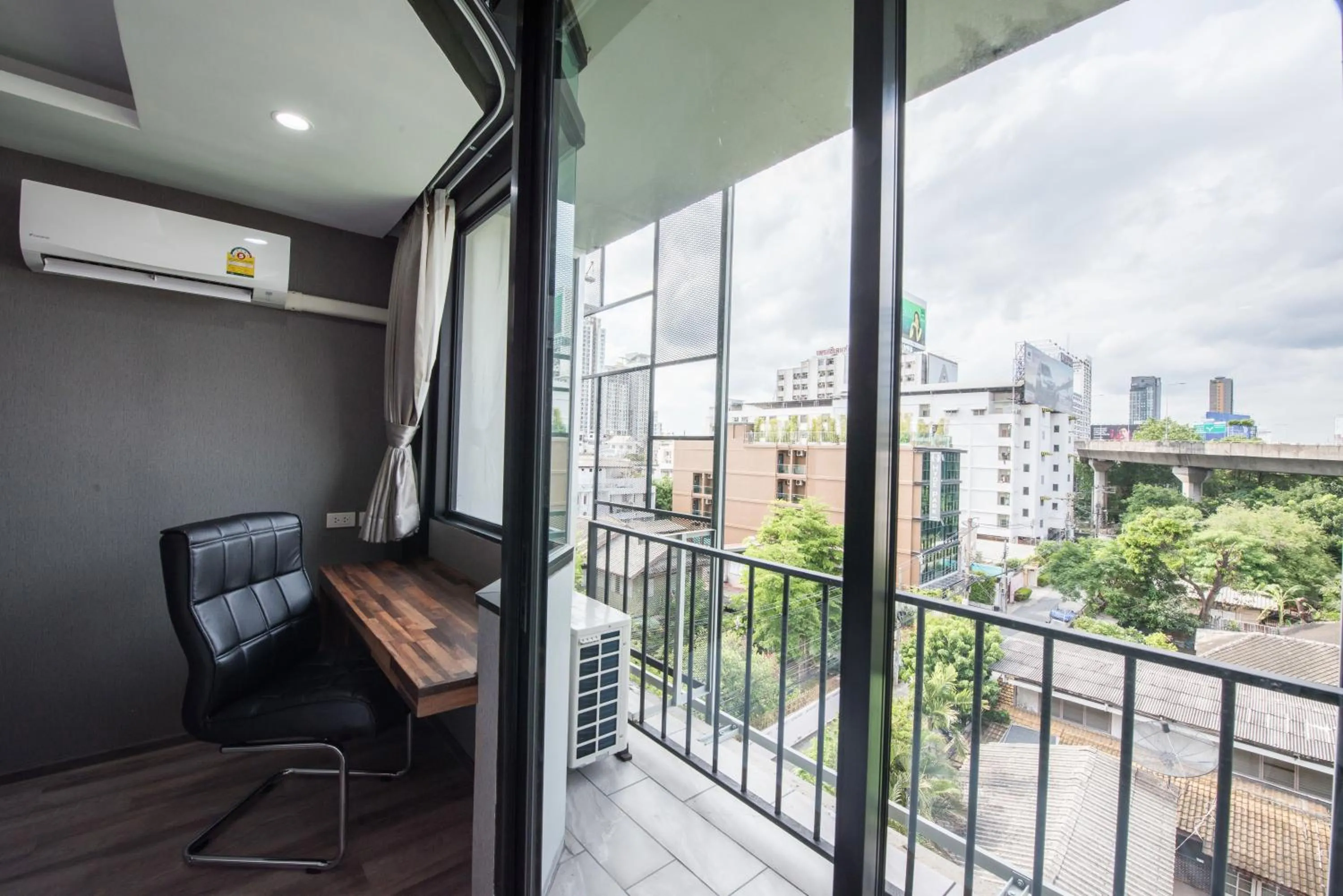 Balcony/Terrace in Bangkok City Link Hotel