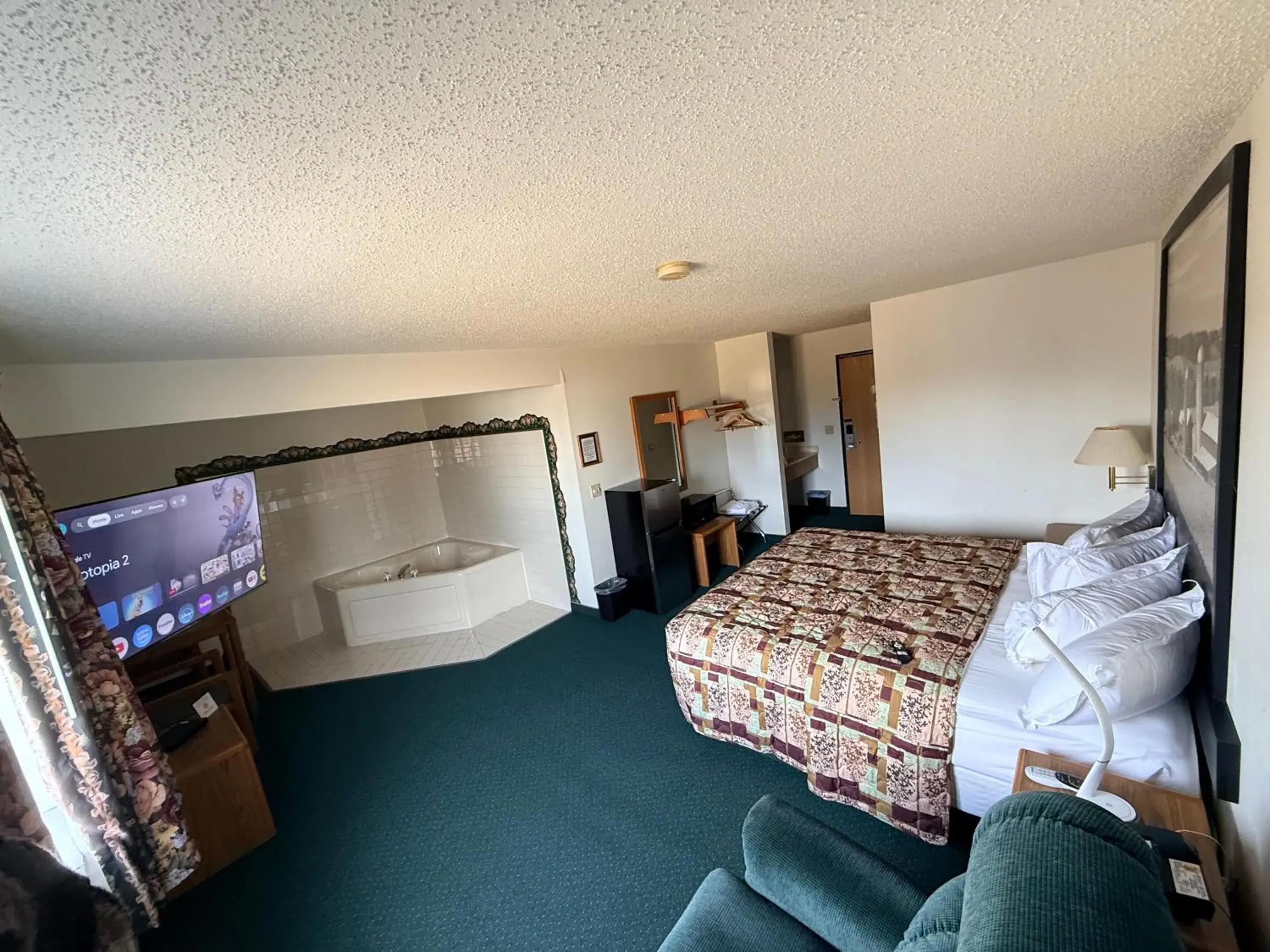 Bed in Budget inn & Suites Bed in Budget inn & Suites