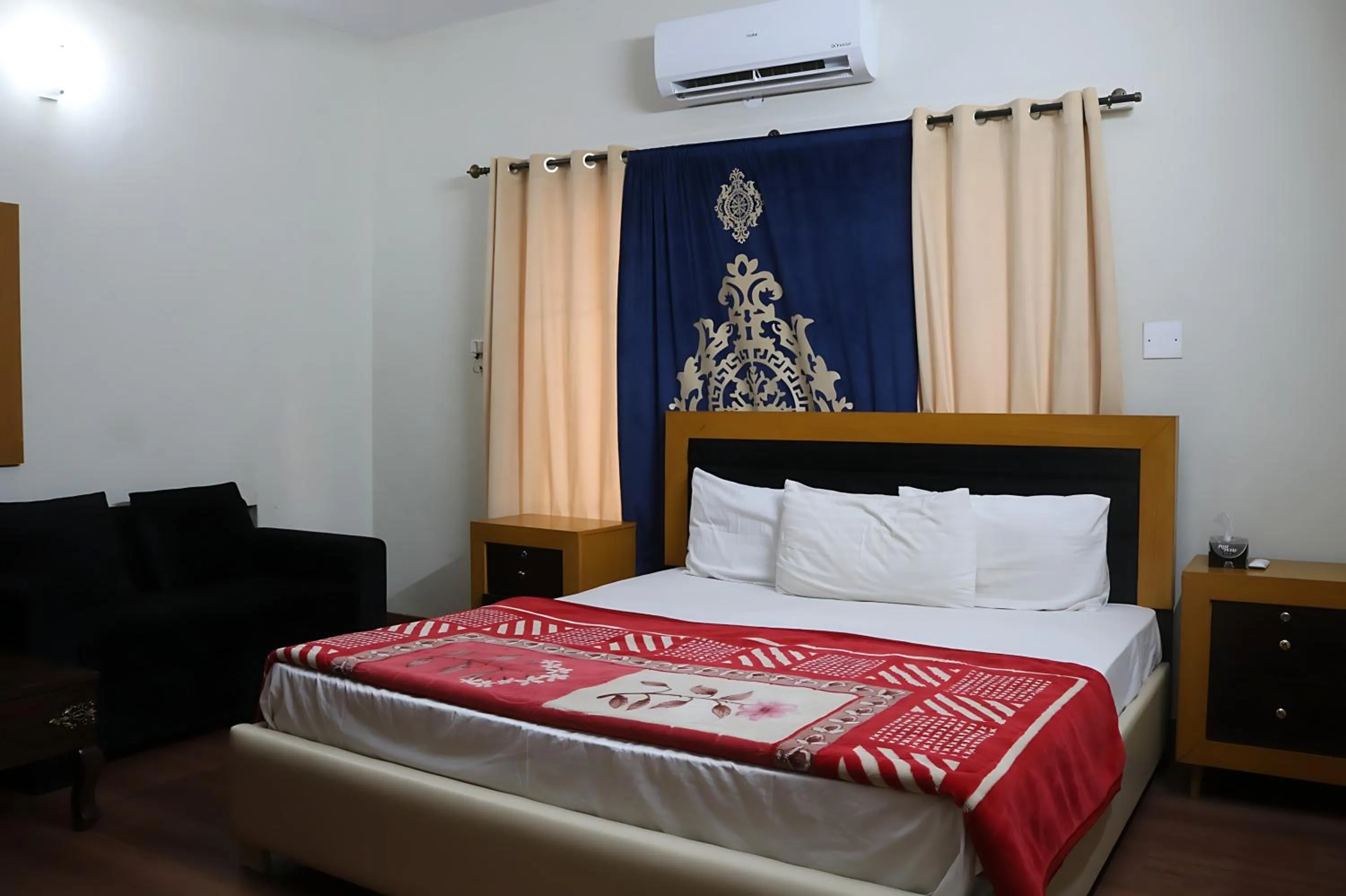 Bedroom, Bed in Mulberry Guest House F-11