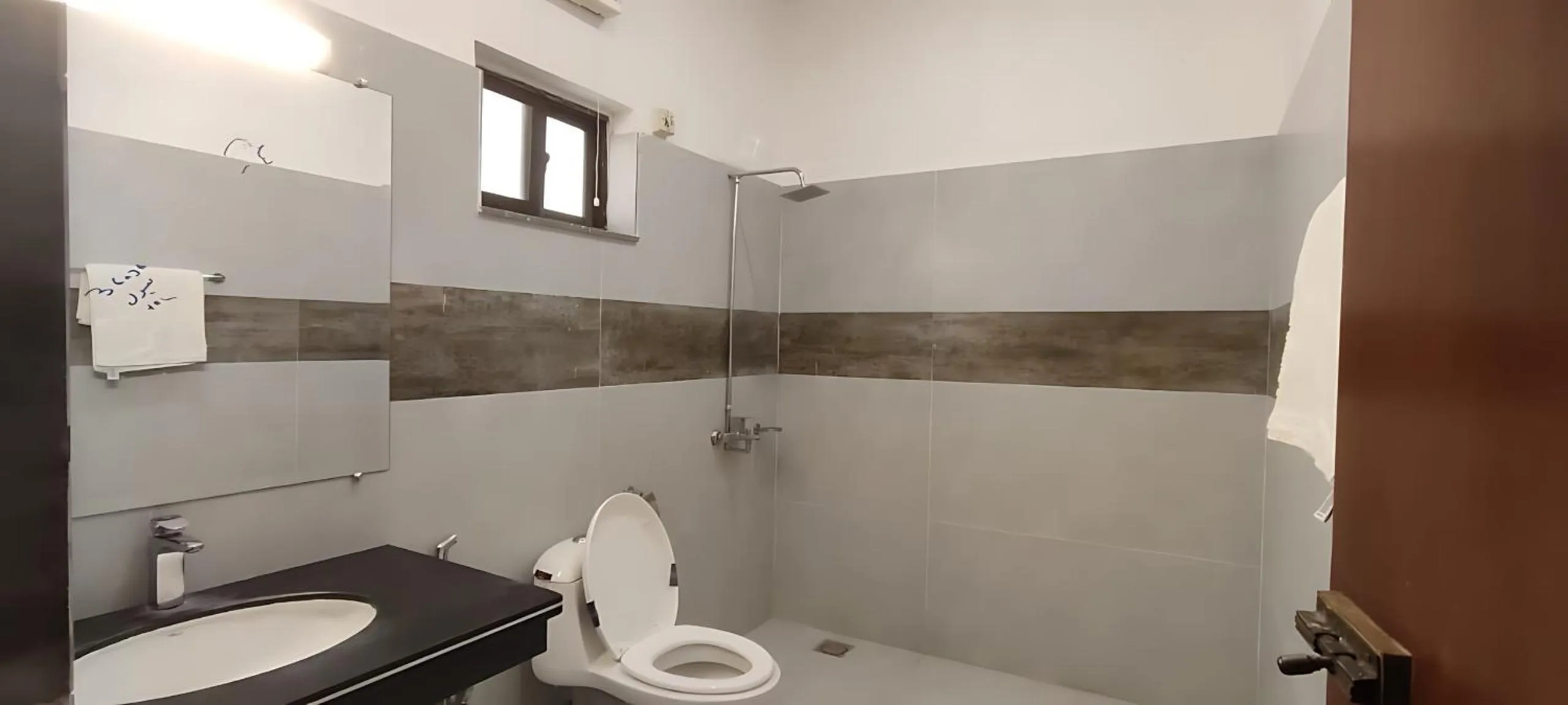 Bathroom in Mulberry Guest House F-11