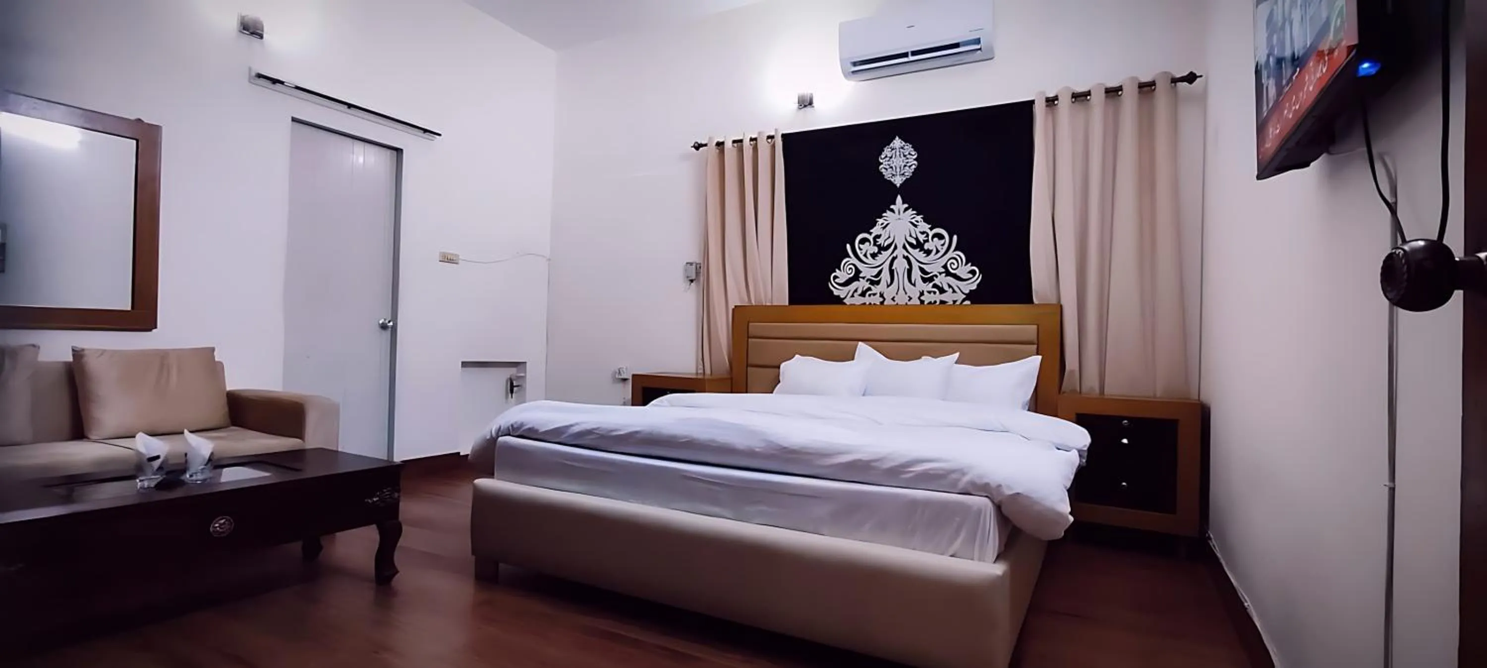 Bedroom, Bed in Mulberry Guest House F-11