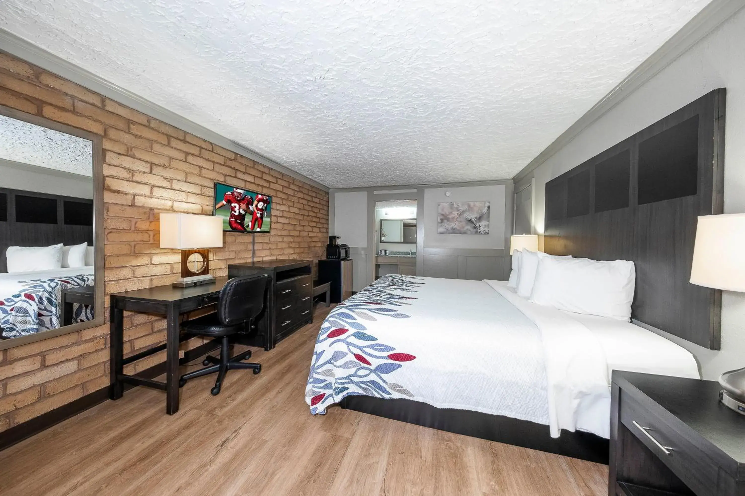 Photo of the whole room, Bed in Red Roof Inn Monroe Photo of the whole room, Bed in Red Roof Inn Monroe