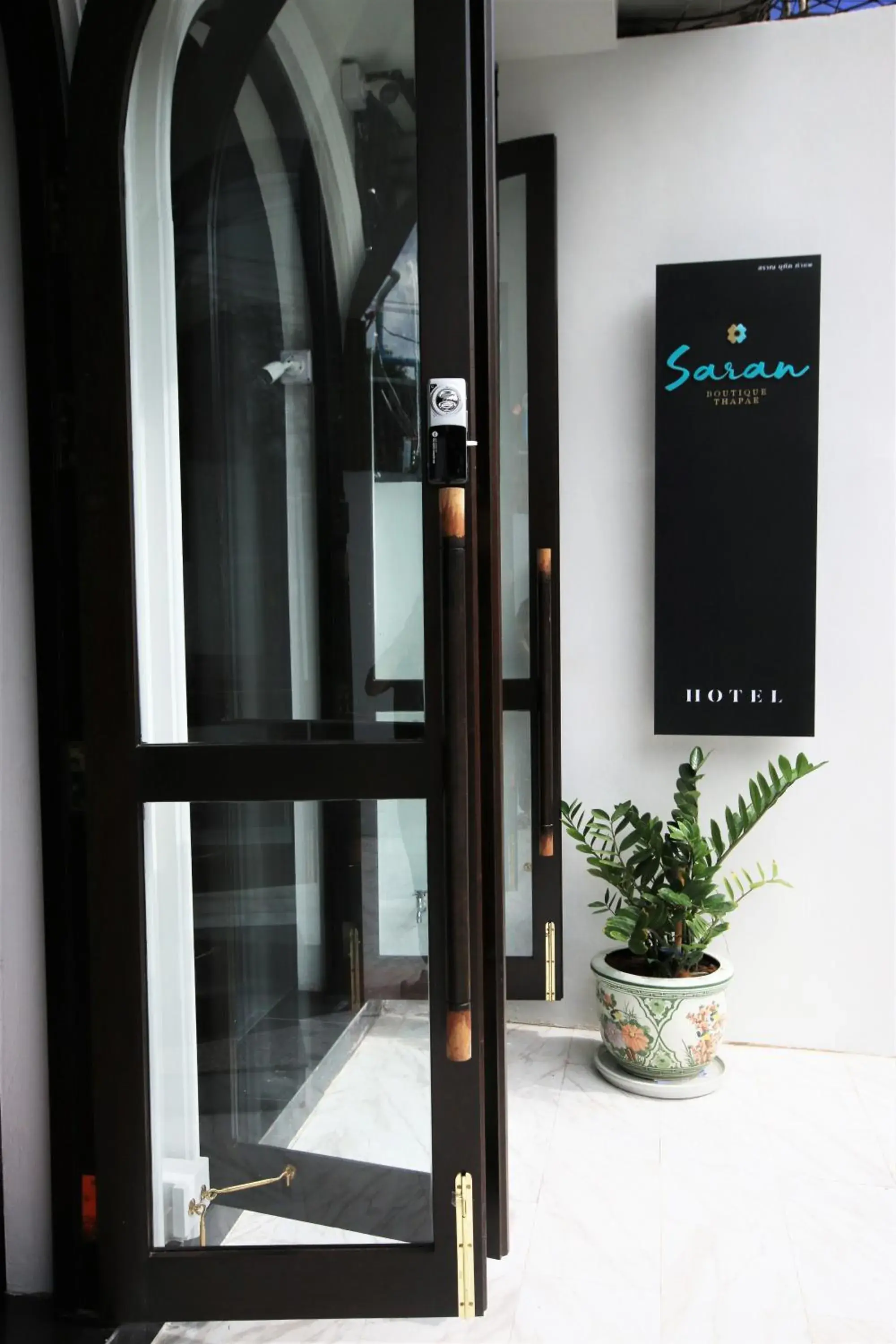Facade/entrance in Saran Boutique Hotel Thapae Facade/entrance in Saran Boutique Hotel Thapae