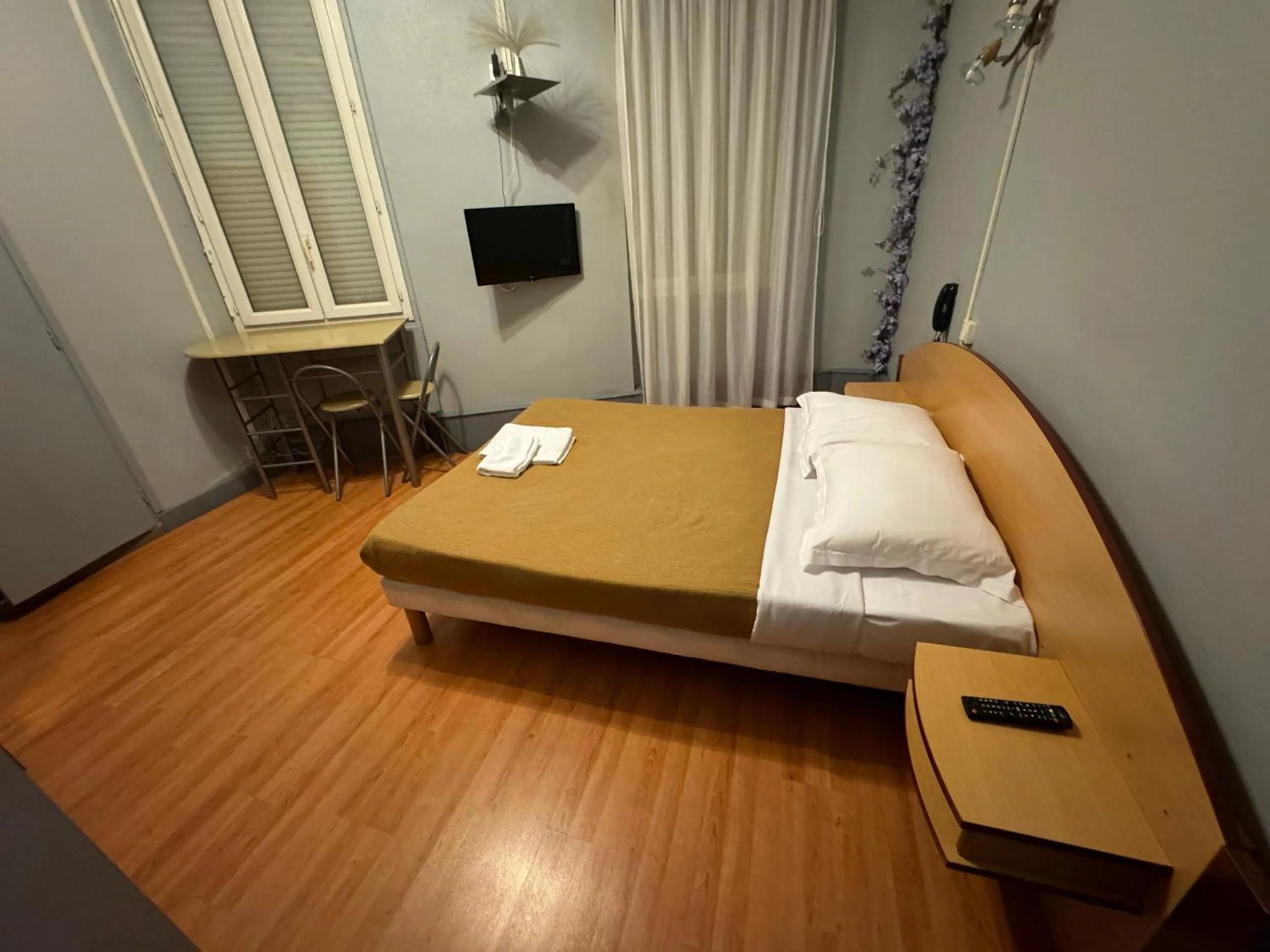 Double Room in Le Terminus d'Albi