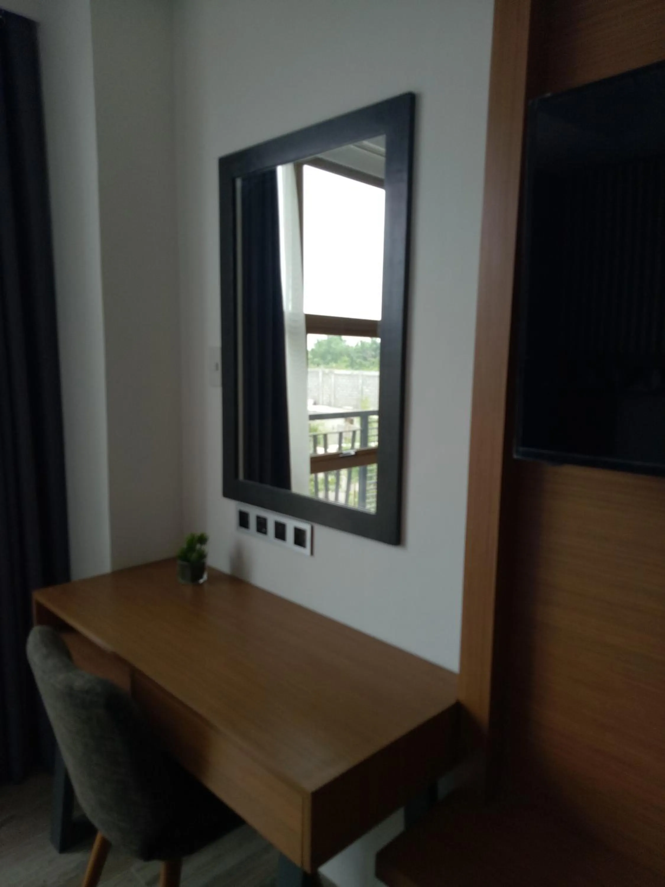 hair dresser in Crown Hotel at Harbour Springs Palawan Managed by Enderun Hotels