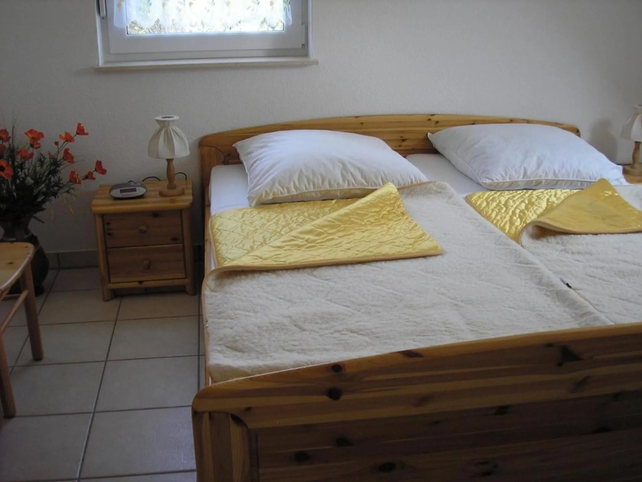 Bed in Ferienwohnung Möwe