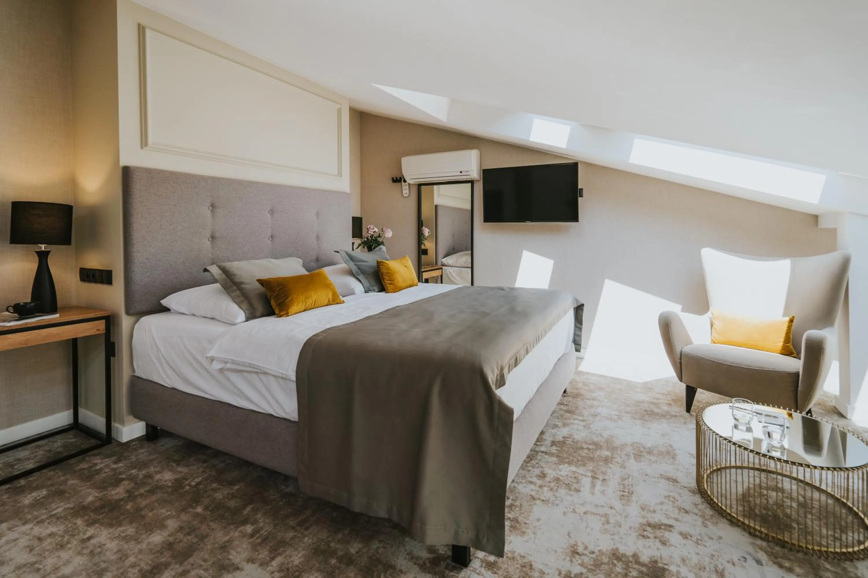 Bed in Hotel Wawel Queen