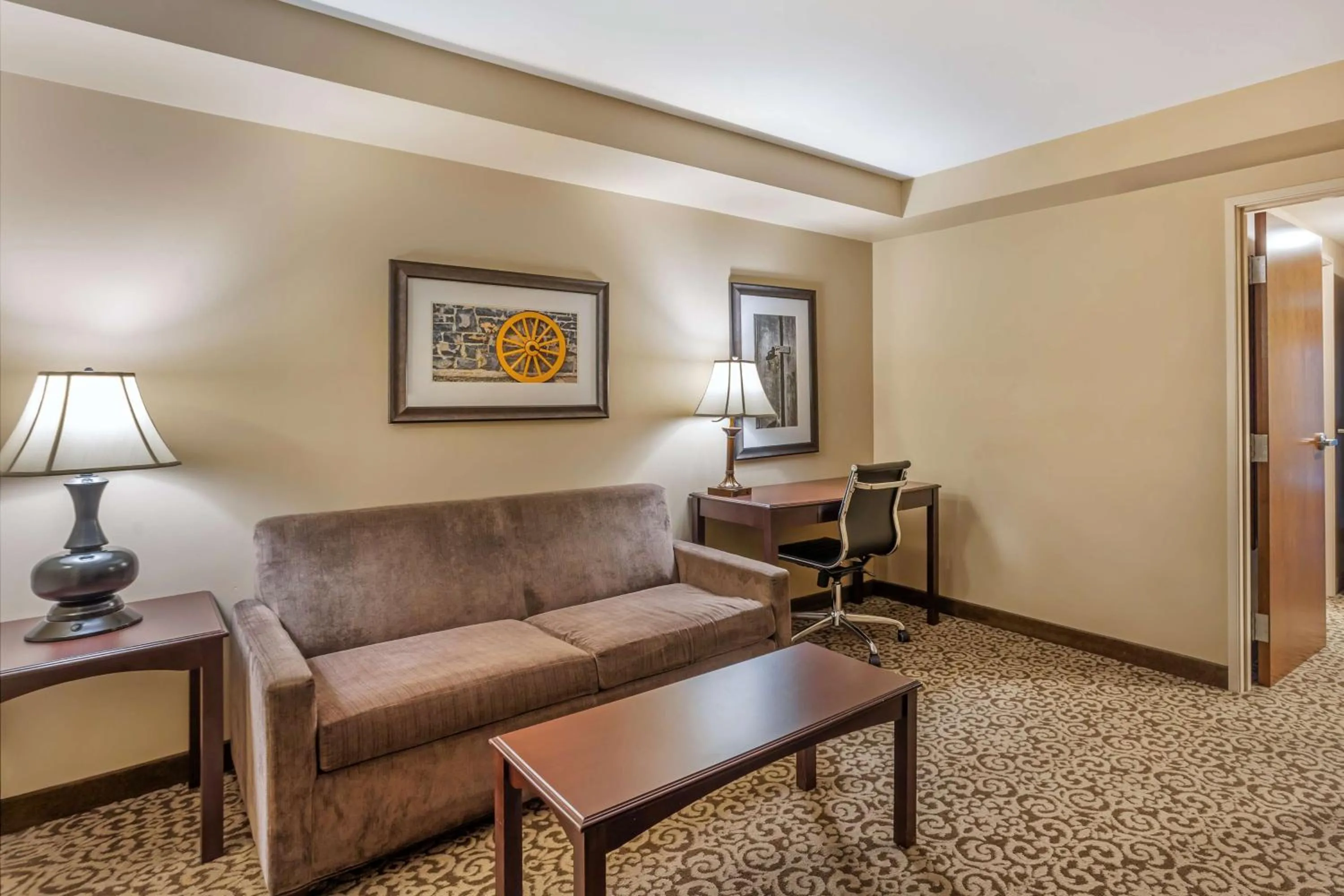 Bedroom in Best Western Plus Intercourse Village Inn