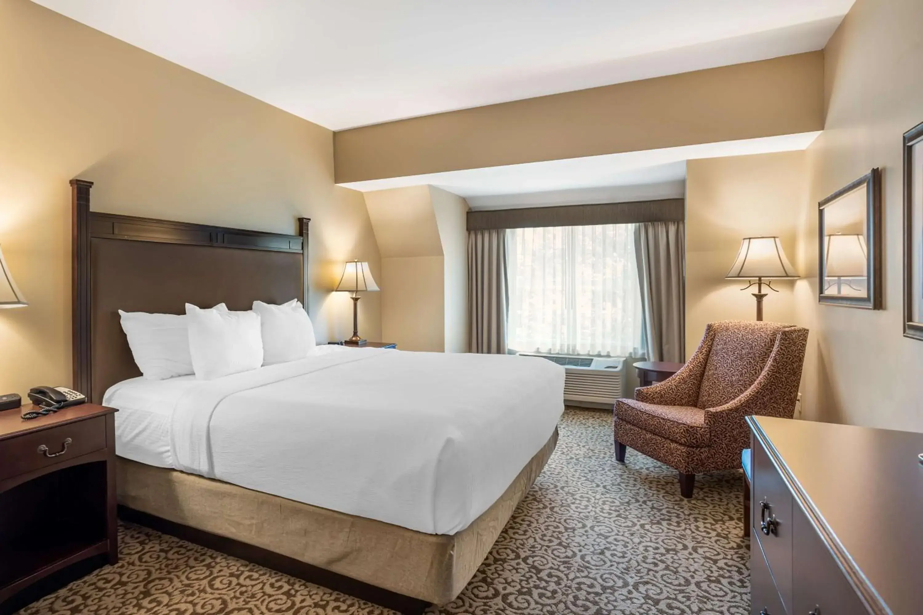 Two-Room King Suite with Sofa Bed and Patio - Spa Bath in Best Western Plus Intercourse Village Inn Two-Room King Suite with Sofa Bed and Patio - Spa Bath in Best Western Plus Intercourse Village Inn