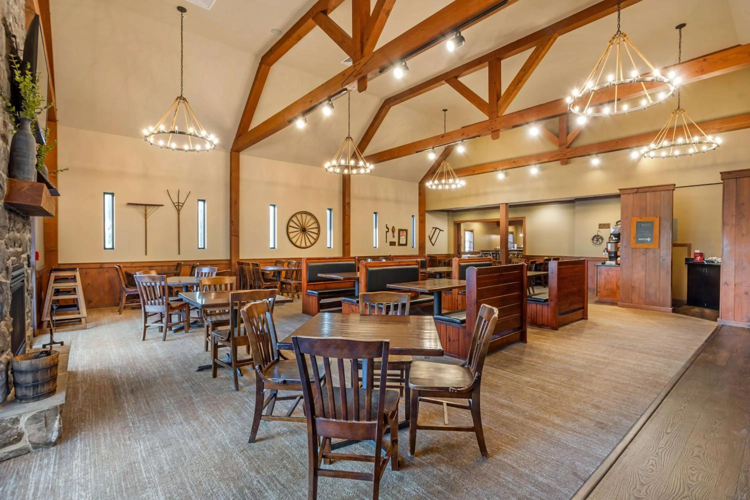 Breakfast in Best Western Plus Intercourse Village Inn