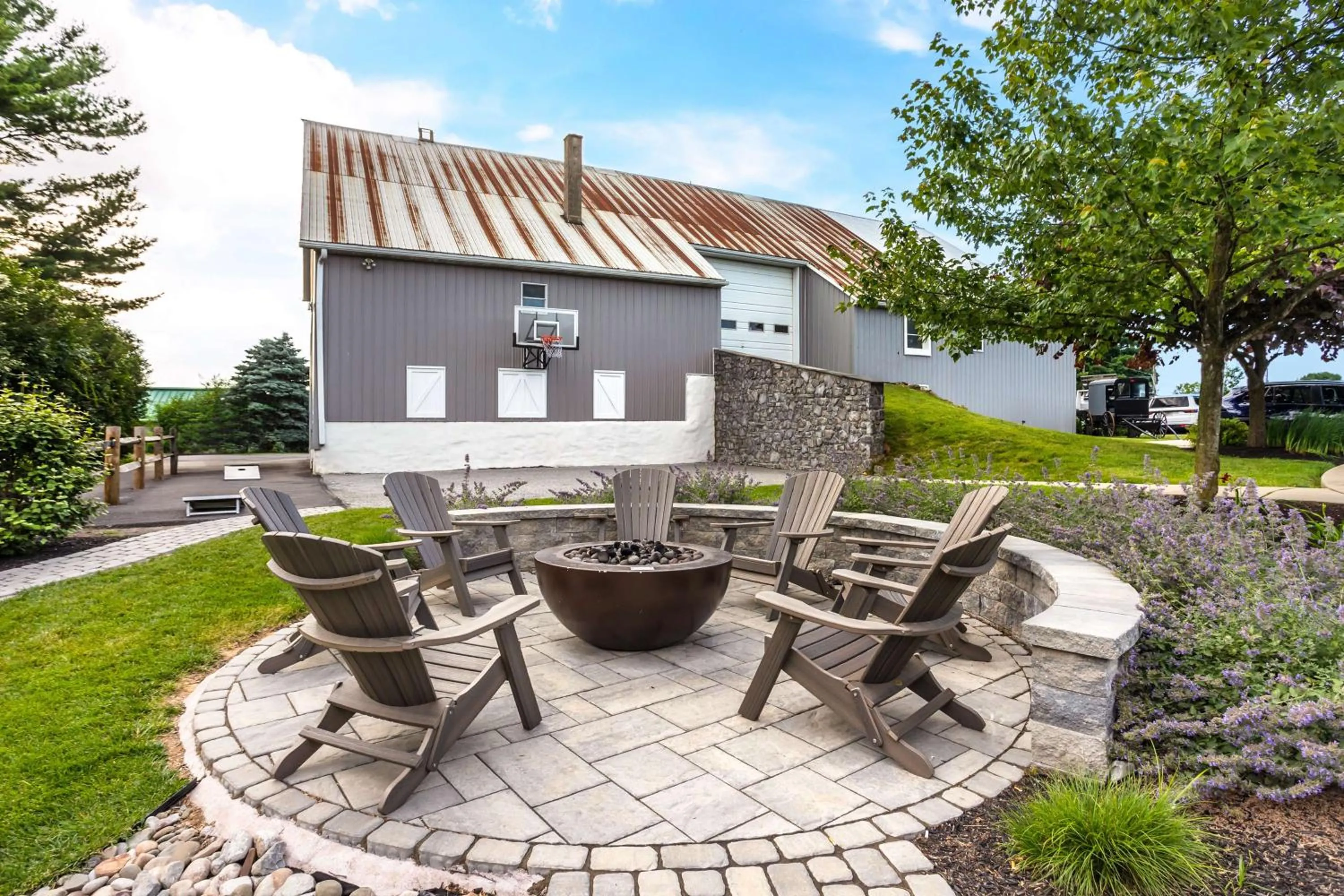 Property building in Best Western Plus Intercourse Village Inn